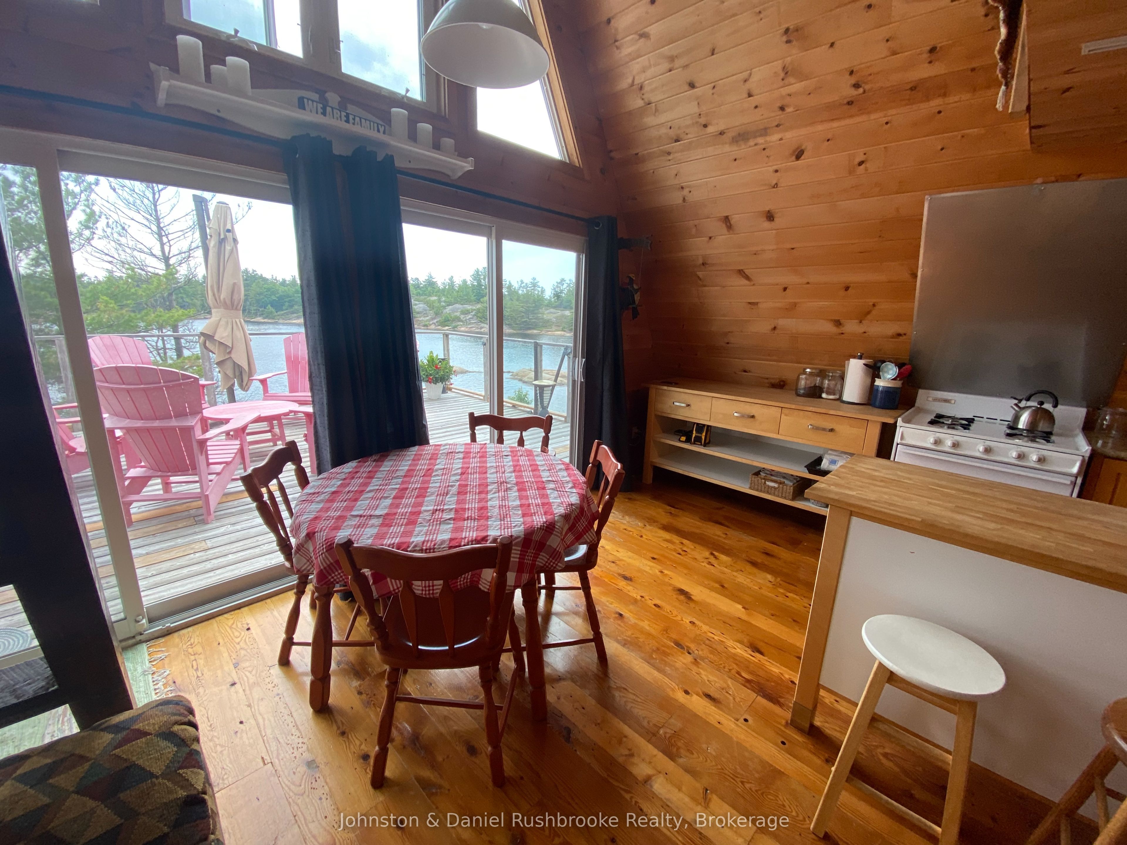 1 B244 (conger) Island Property Photo 11