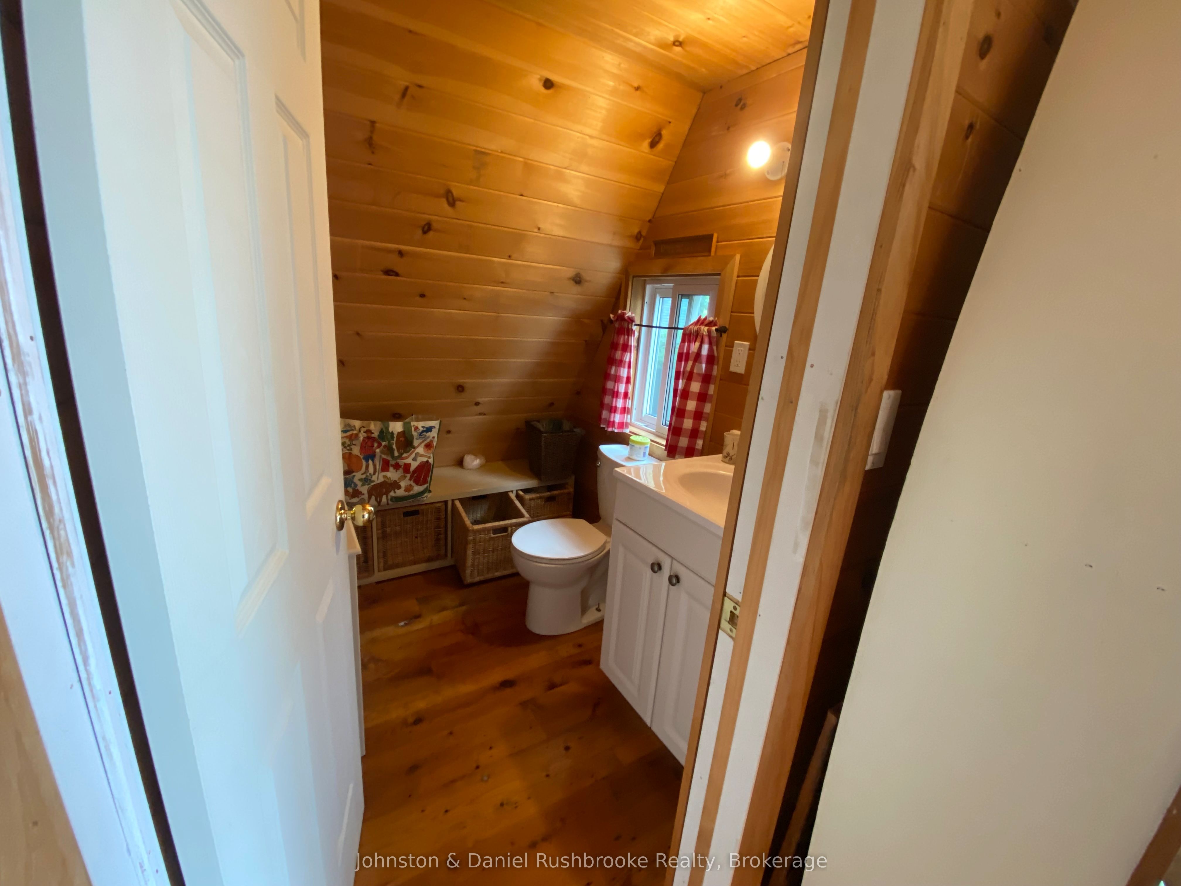1 B244 (conger) Island Property Photo 16