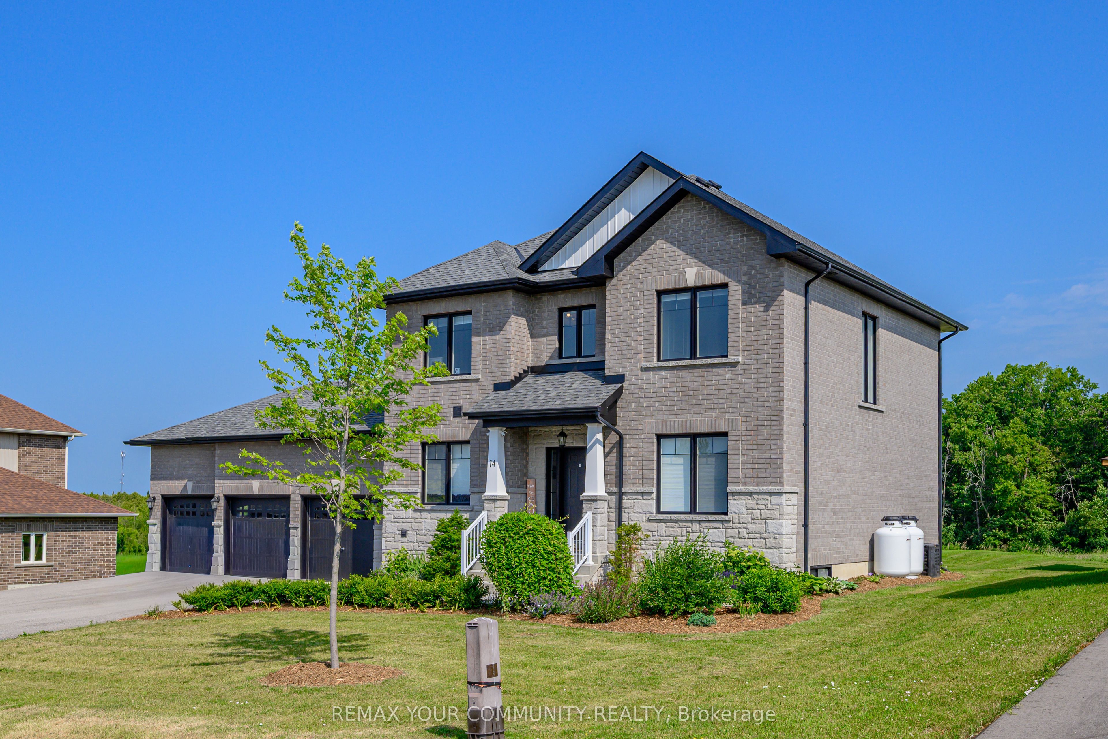 14 Mccrae Crescent Property Photo 3