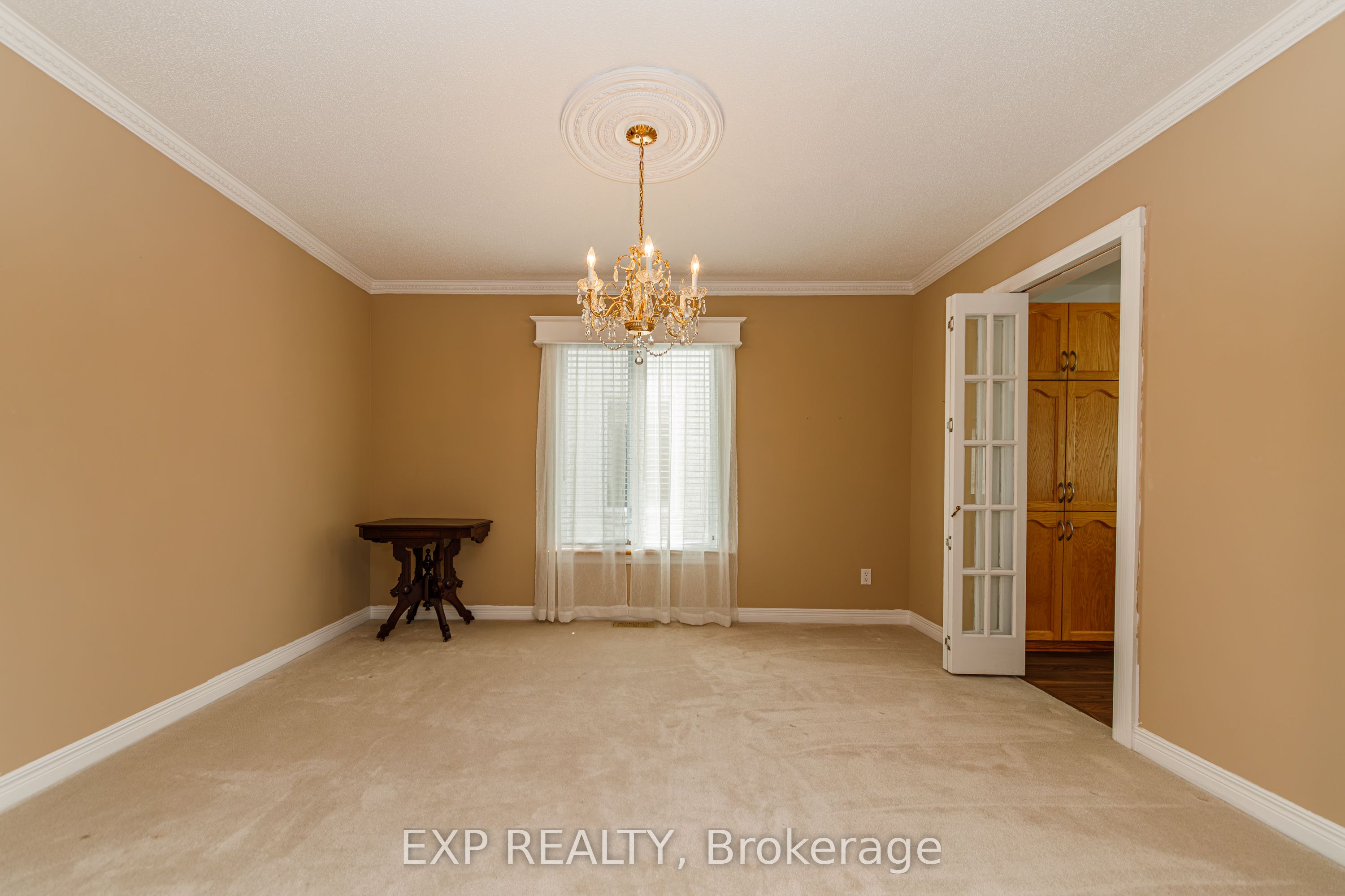 40 Newborough Crescent Property Photo 6