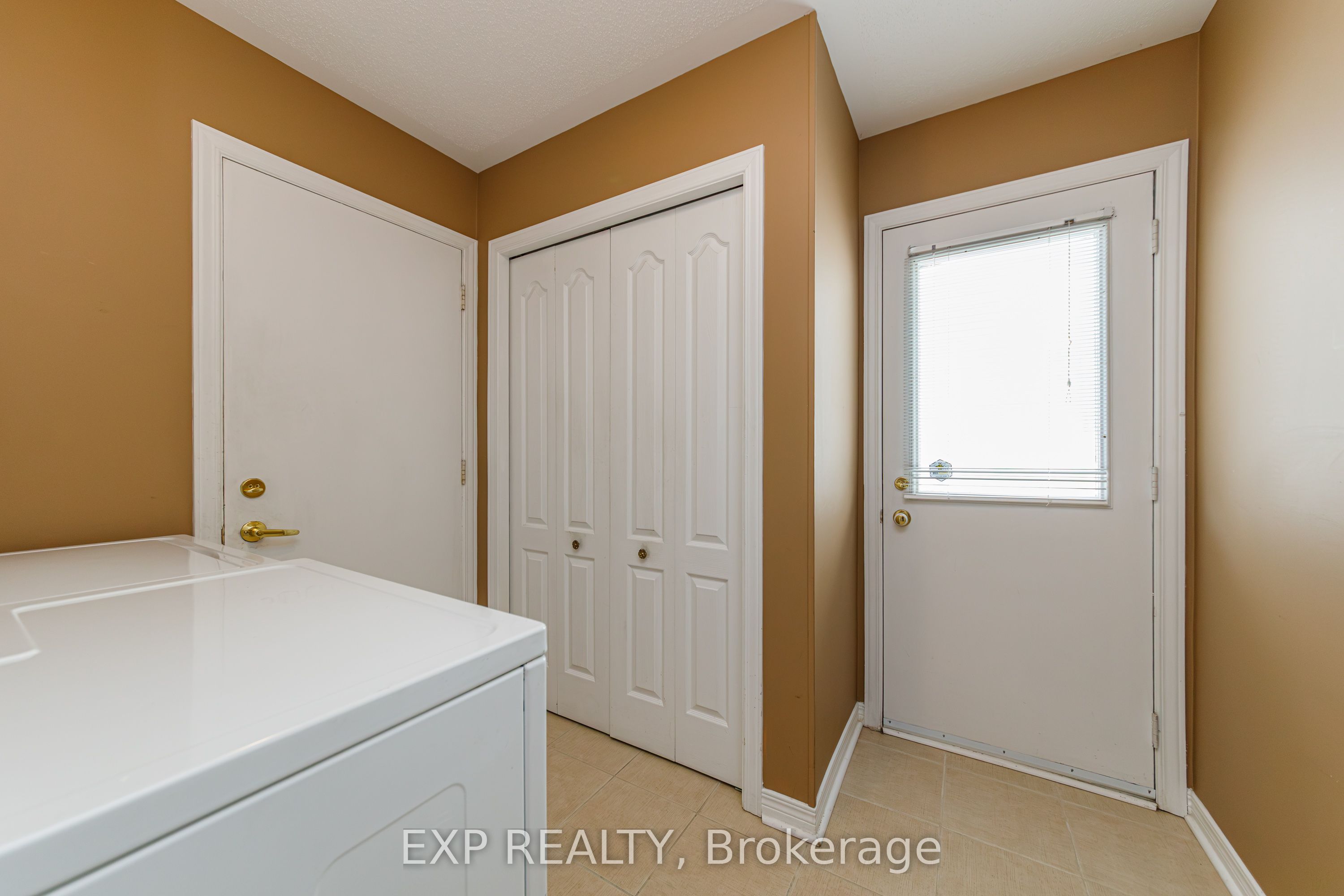 40 Newborough Crescent Property Photo 17