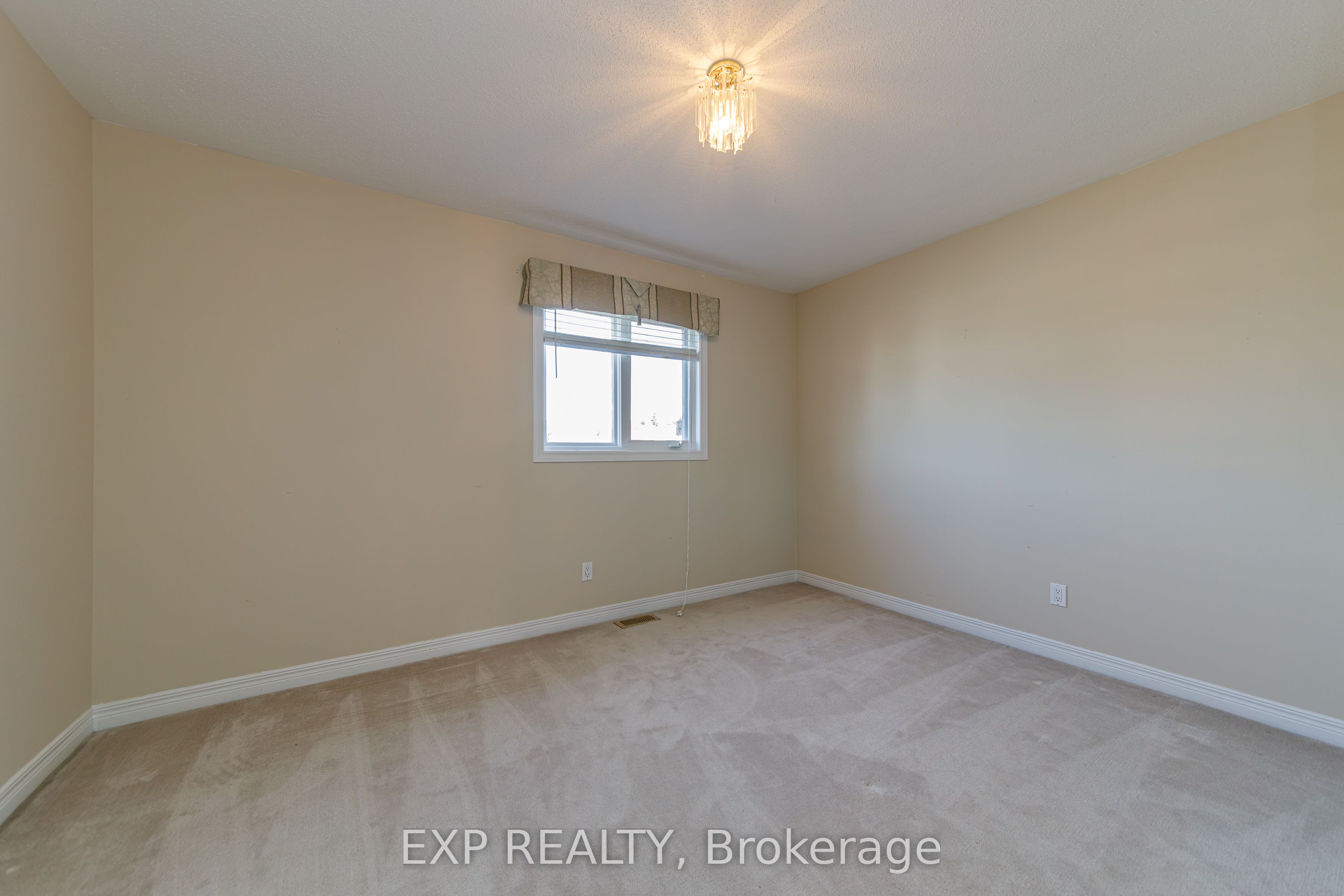 40 Newborough Crescent Property Photo 29