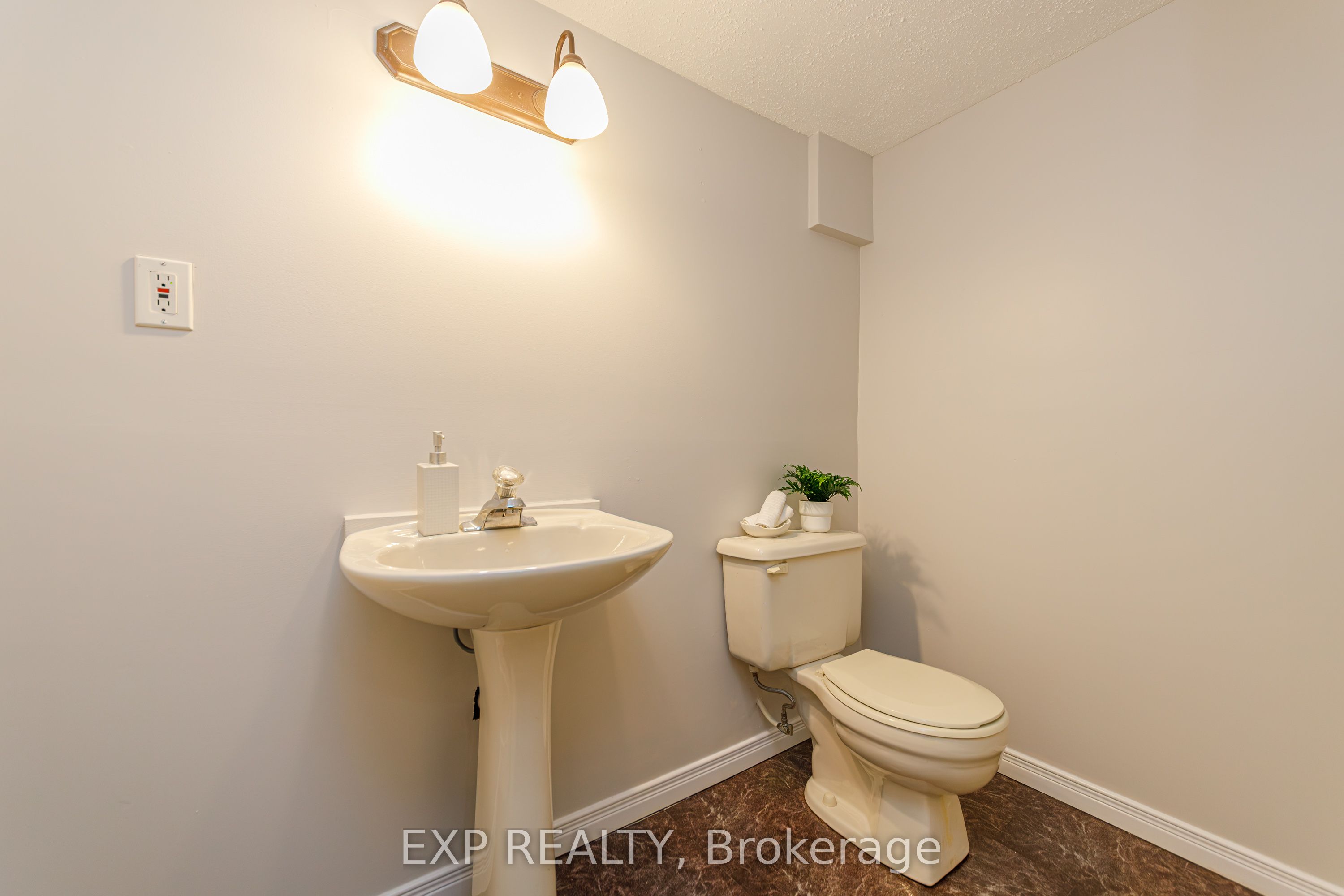 40 Newborough Crescent Property Photo 41