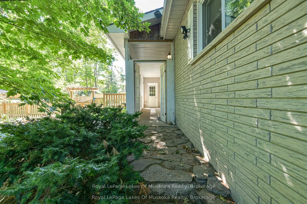 115 Douglas Street Property Photo 8