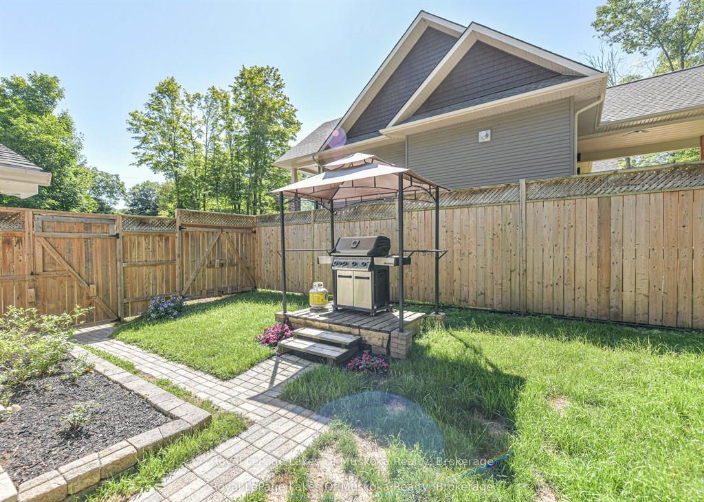 115 Douglas Street Property Photo 24