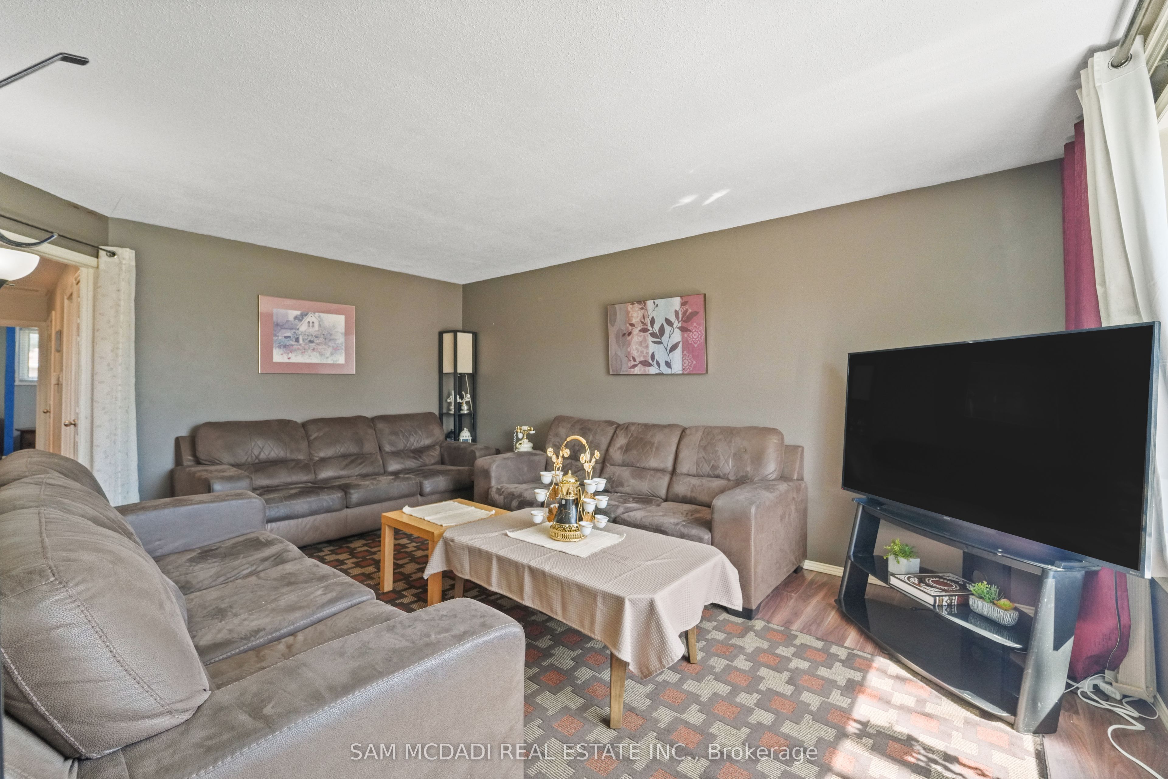 79 Locheed Drive Property Photo 8