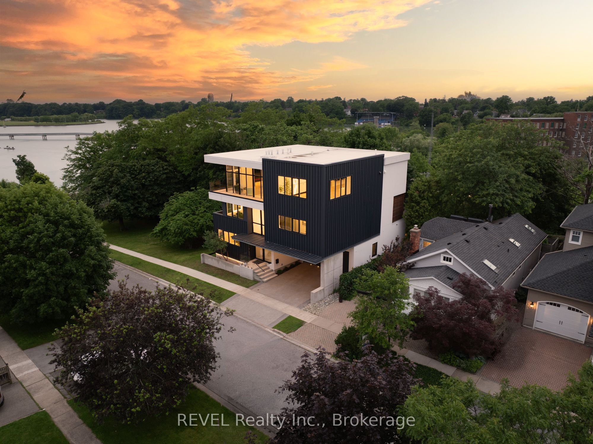 5 Michigan Avenue Property Photo 2