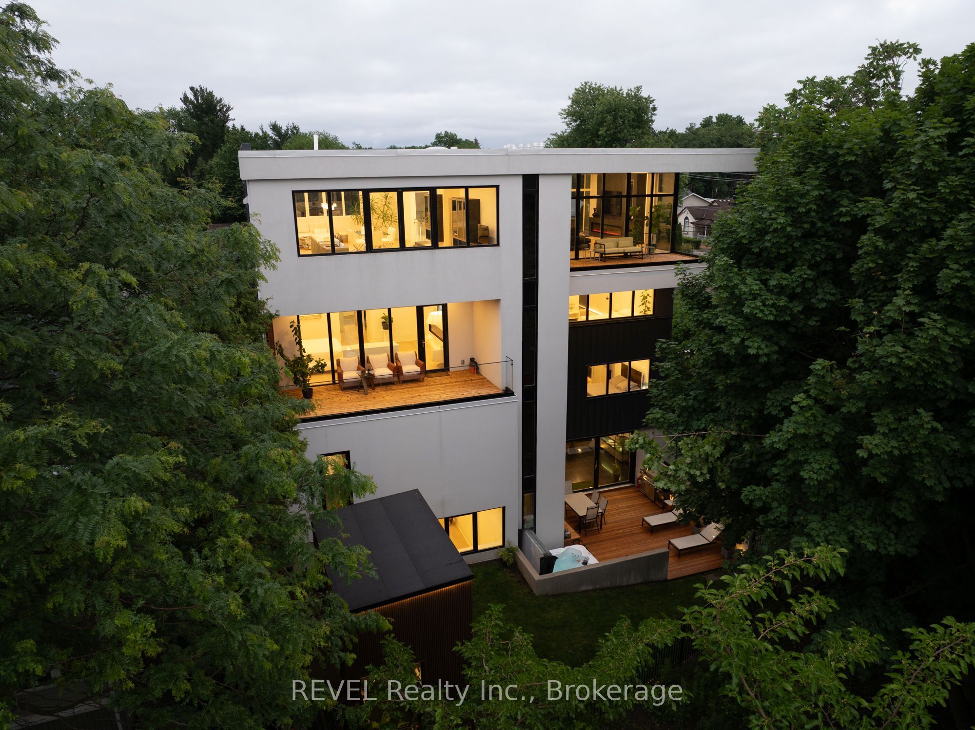 5 Michigan Avenue Property Photo 6