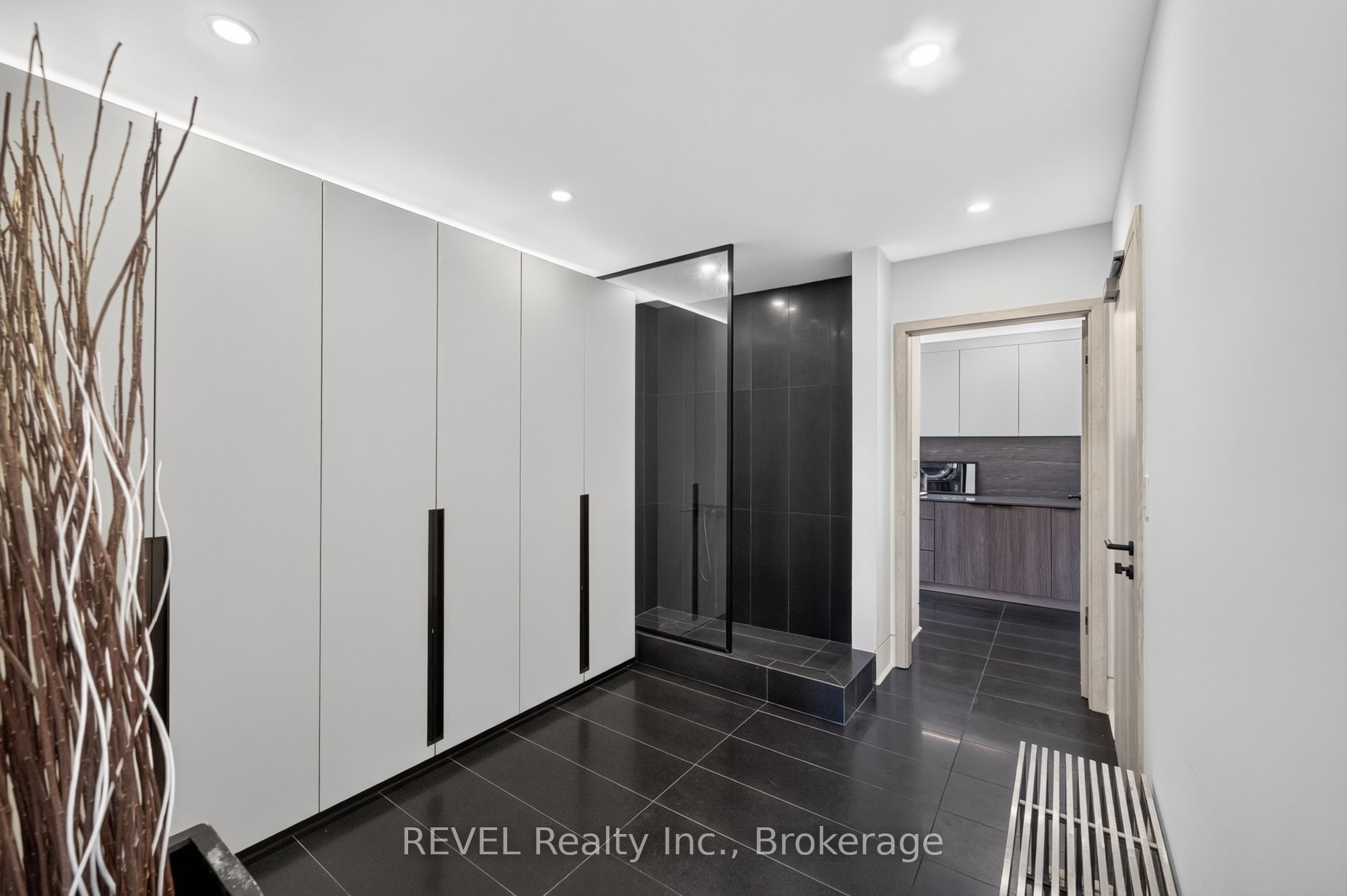 5 Michigan Avenue Property Photo 39