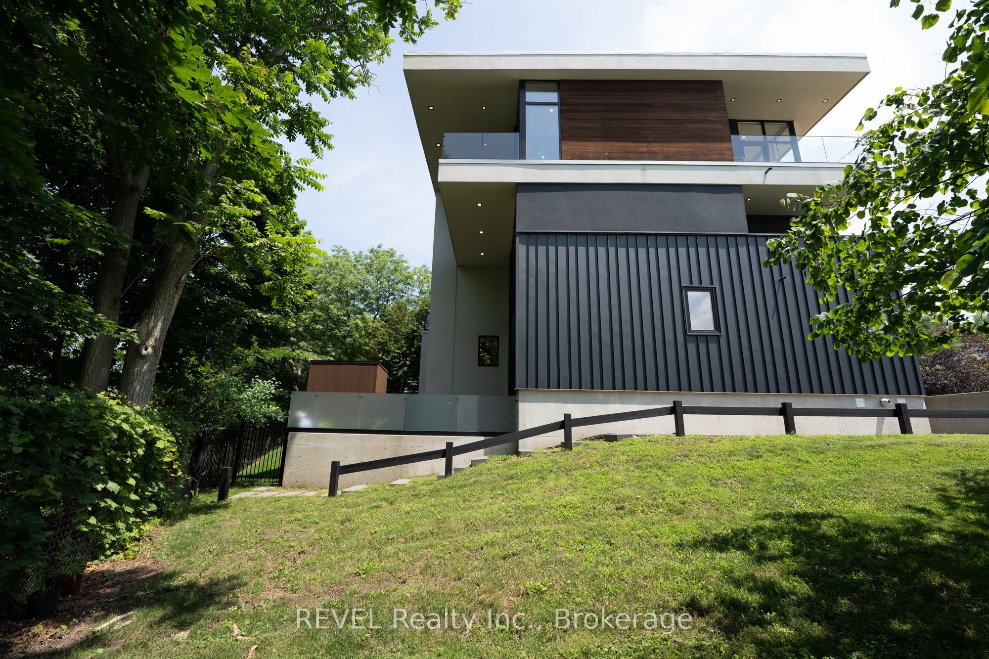 5 Michigan Avenue Property Photo 49