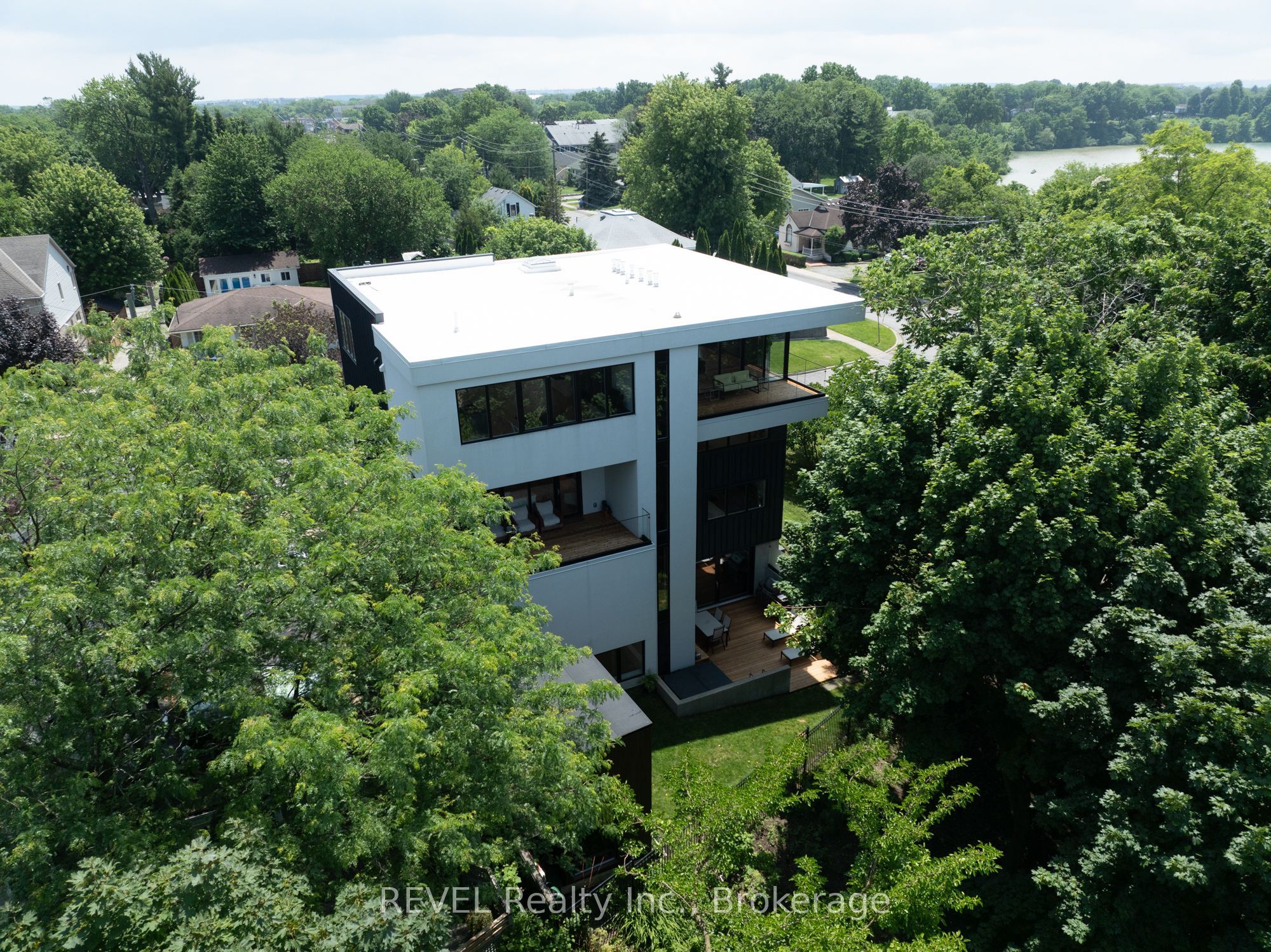 5 Michigan Avenue Property Photo 50