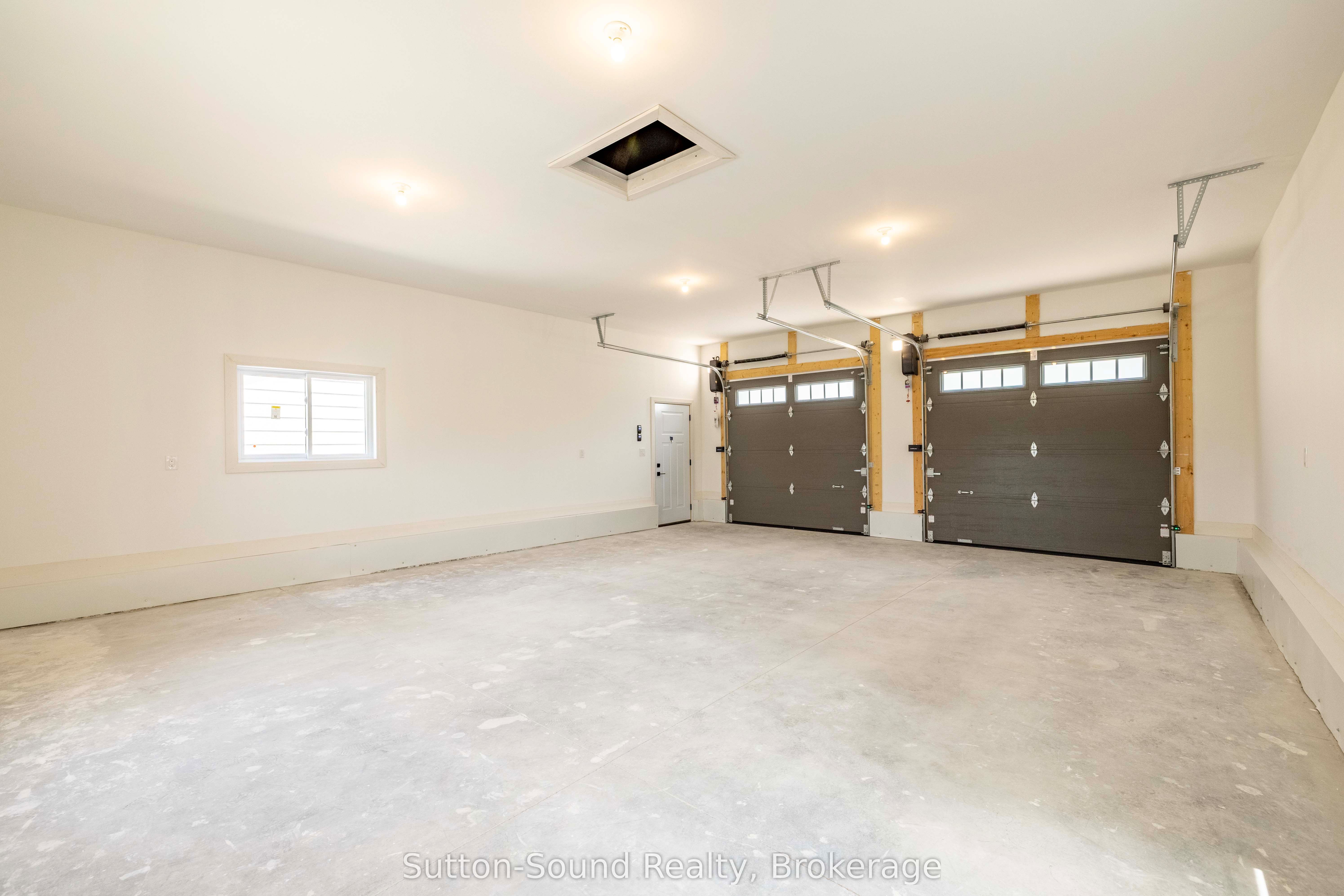397600 10 Concession Property Photo 32
