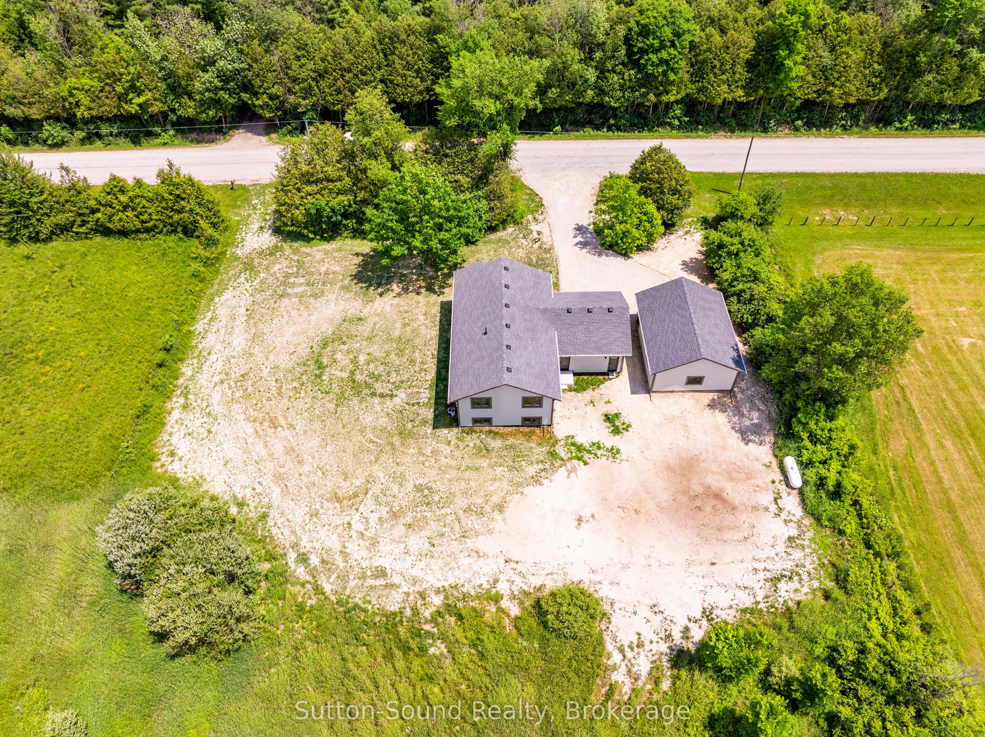397600 10 Concession Property Photo 40