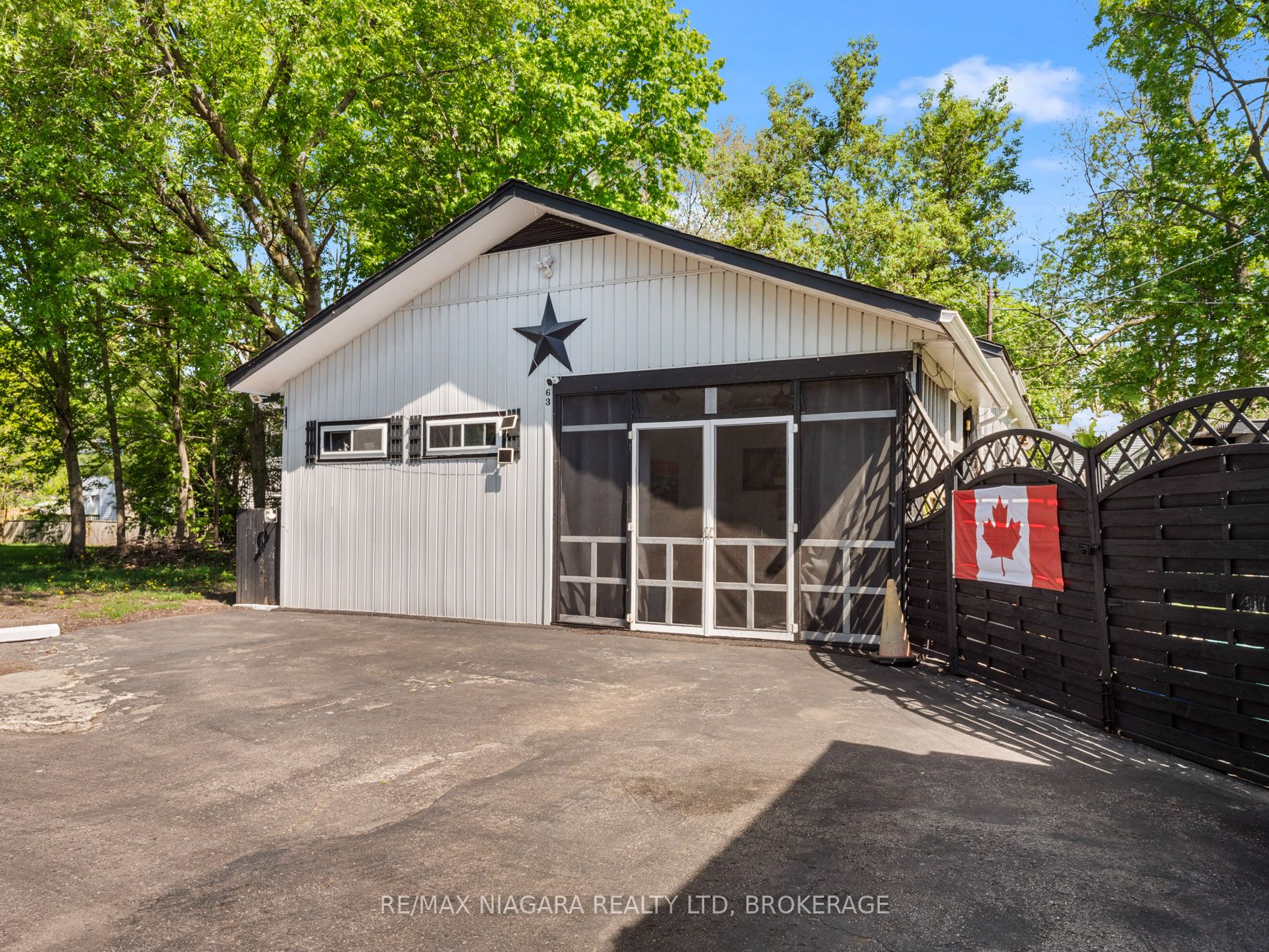 61 Queen Street Property Photo 3