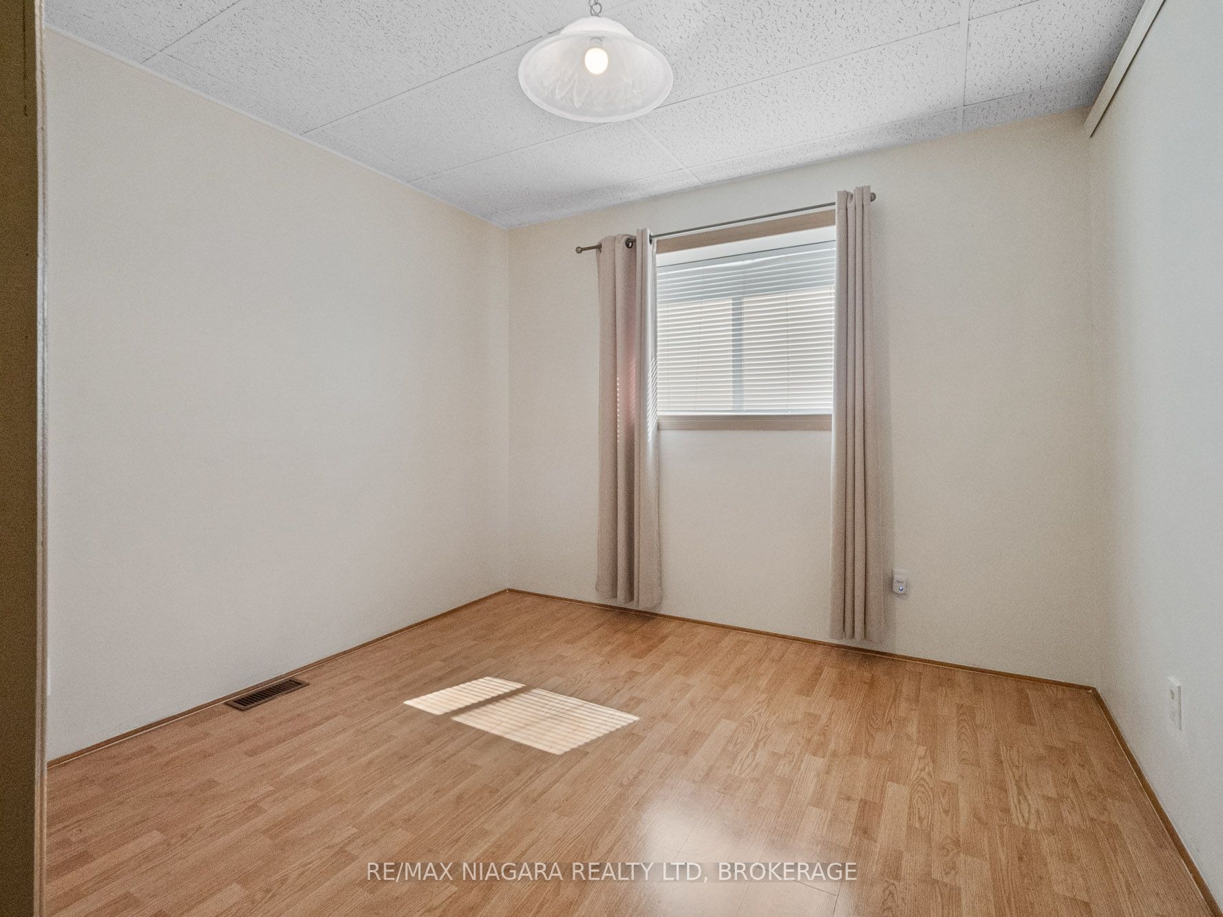 61 Queen Street Property Photo 9