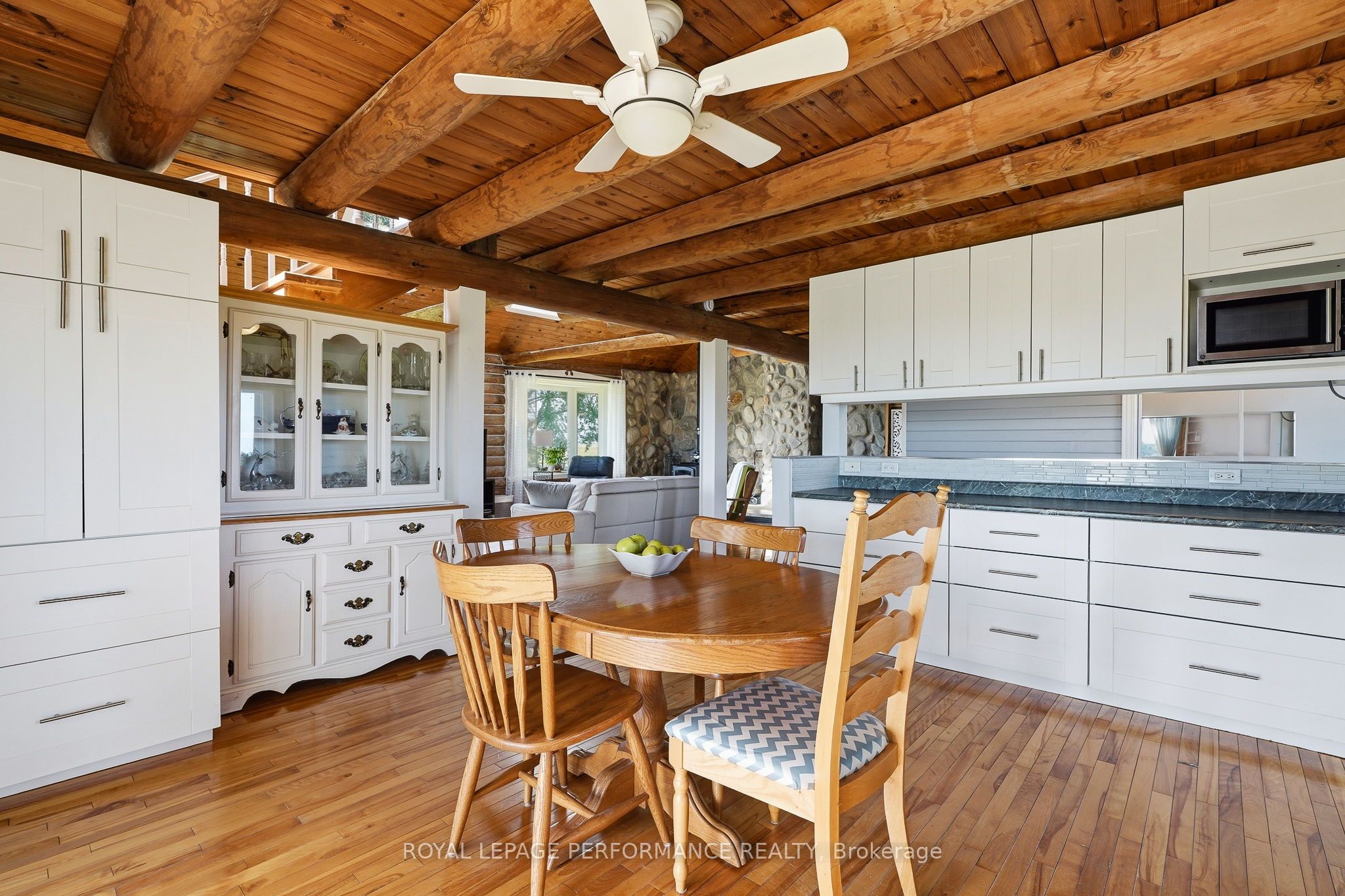 3012 Birchgrove Road Property Photo 8