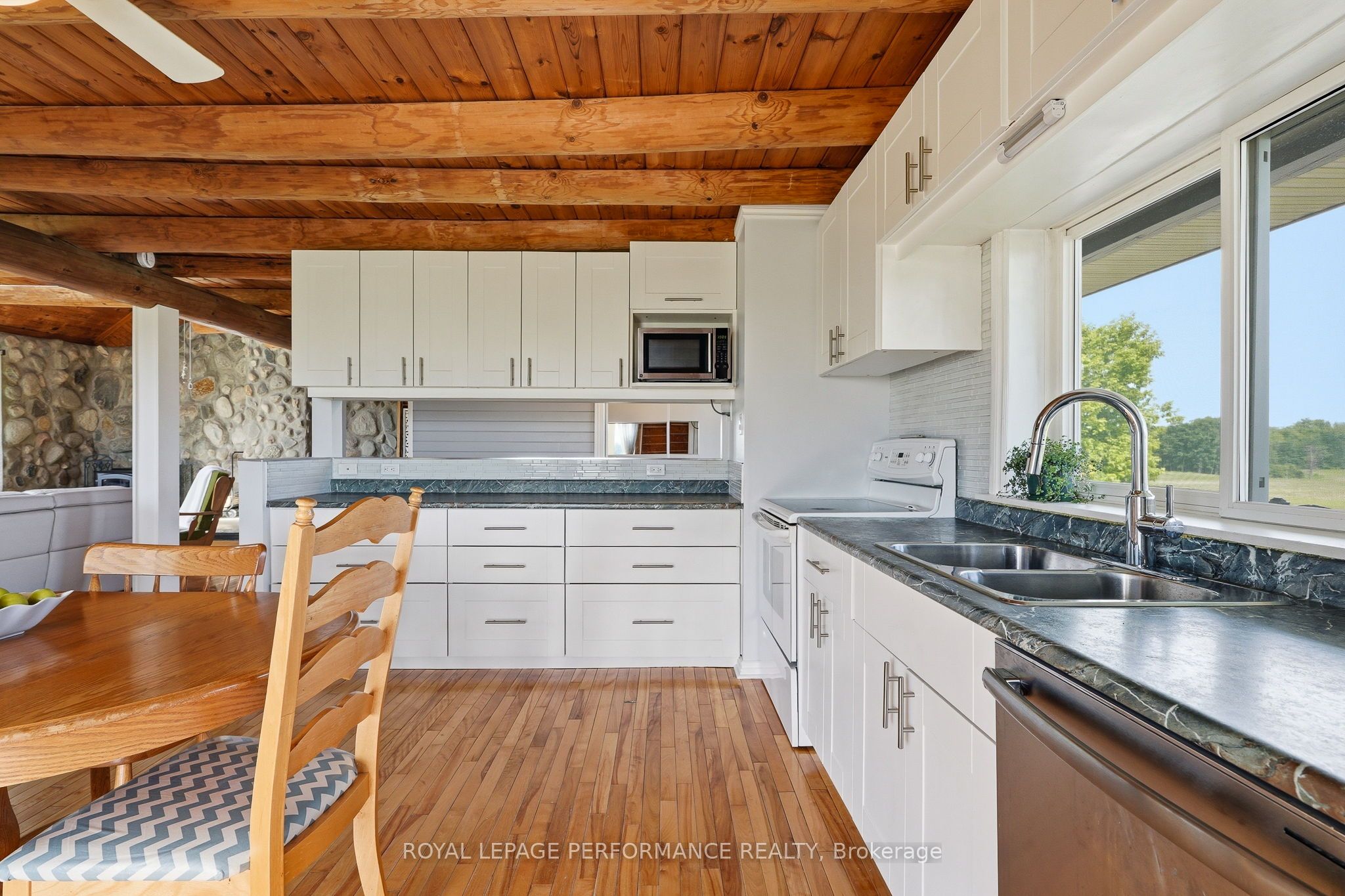 3012 Birchgrove Road Property Photo 10