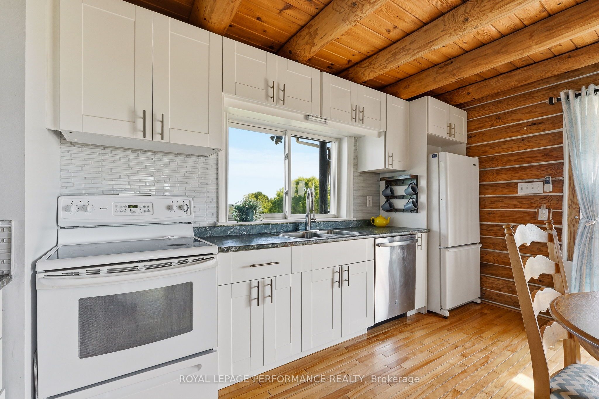 3012 Birchgrove Road Property Photo 11