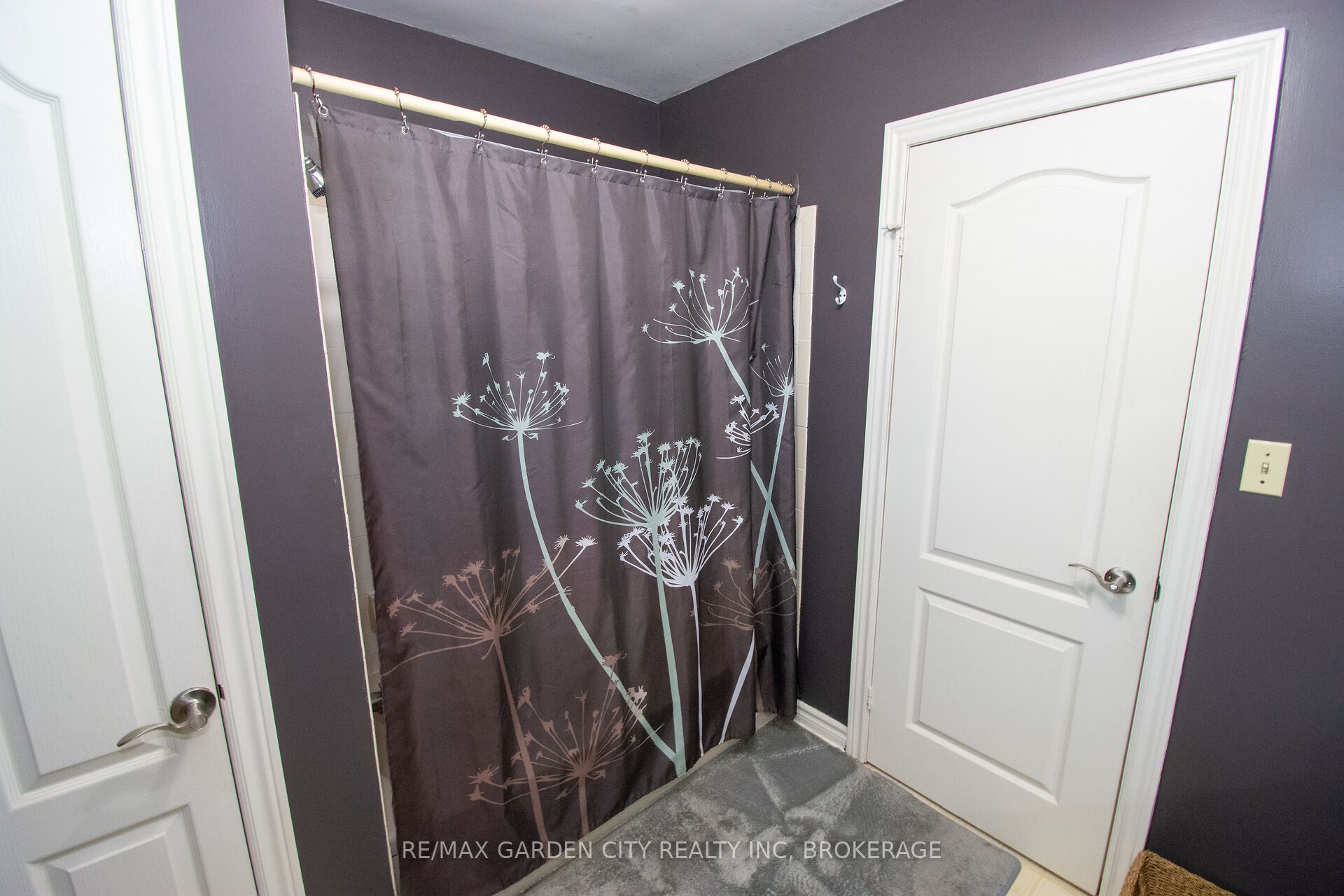 203 Leaside Drive Property Photo 27