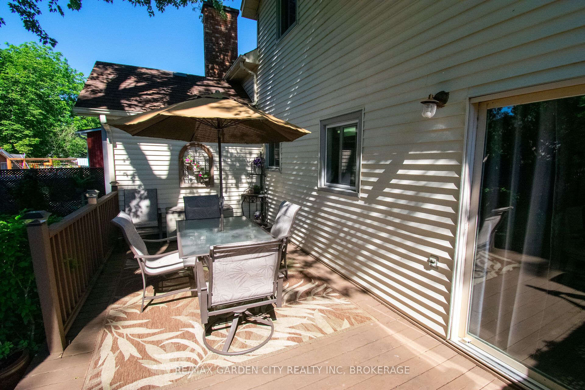 203 Leaside Drive Property Photo 33