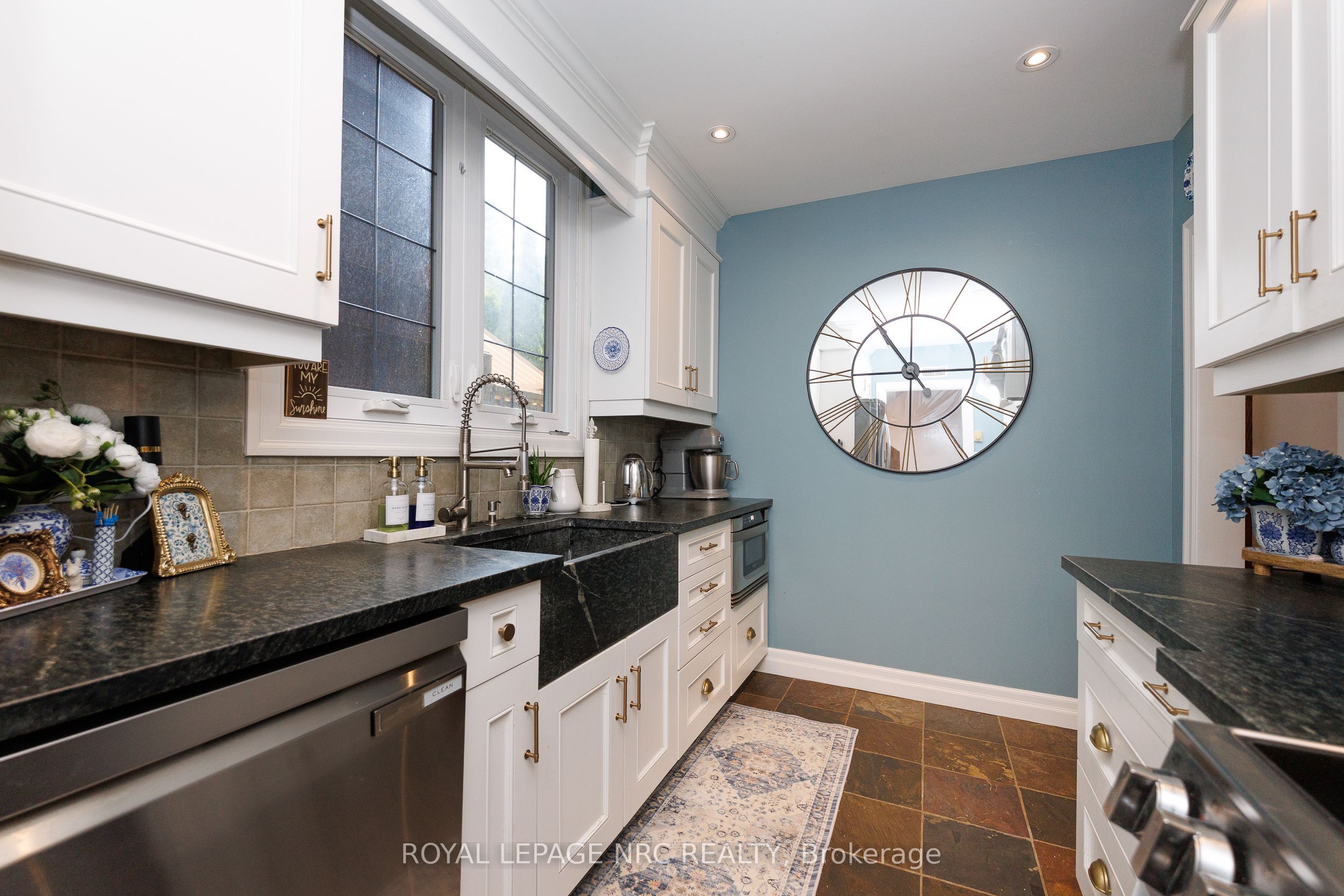 52 Yates Street Property Photo 14