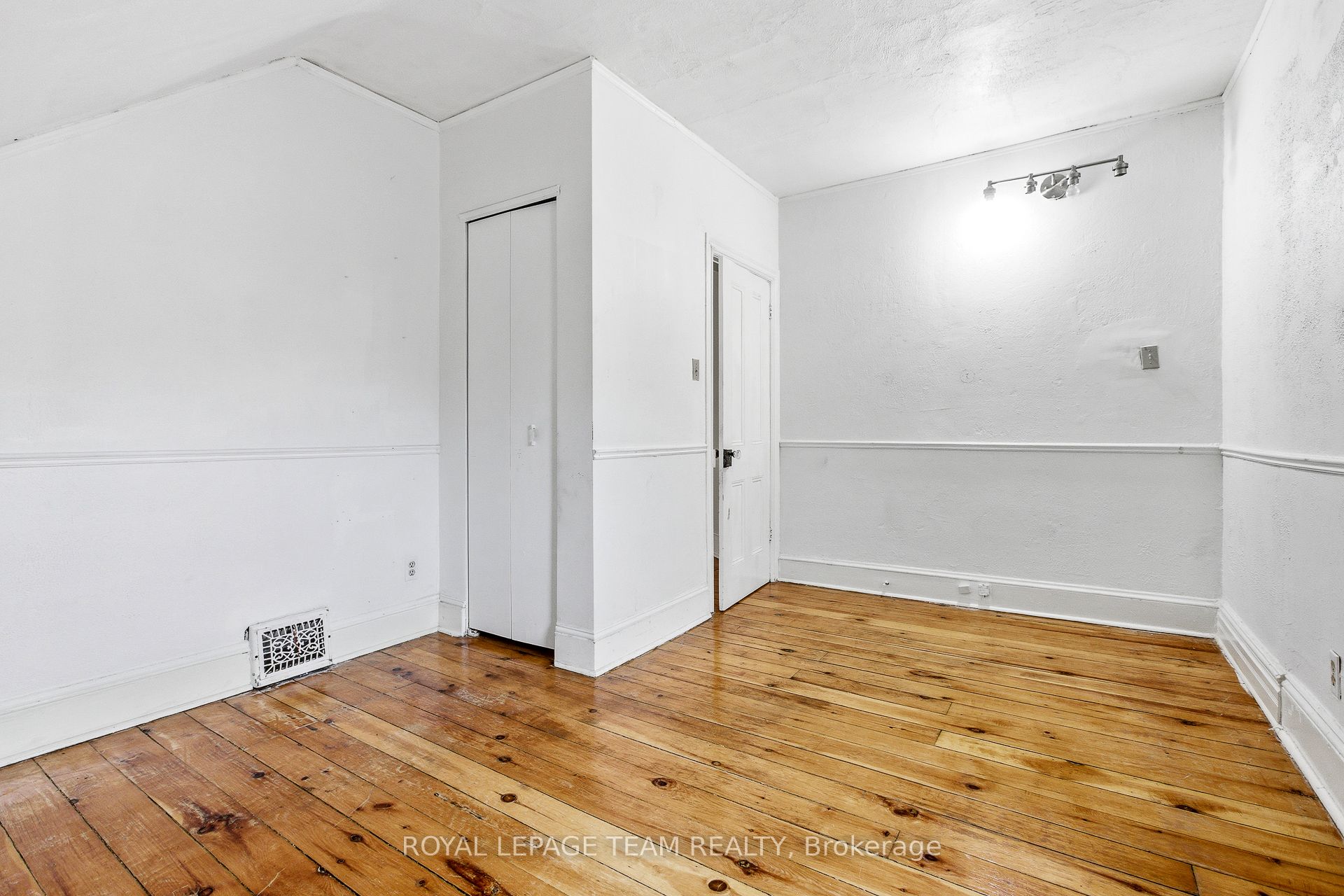 910 Pinecrest Road Property Photo 33