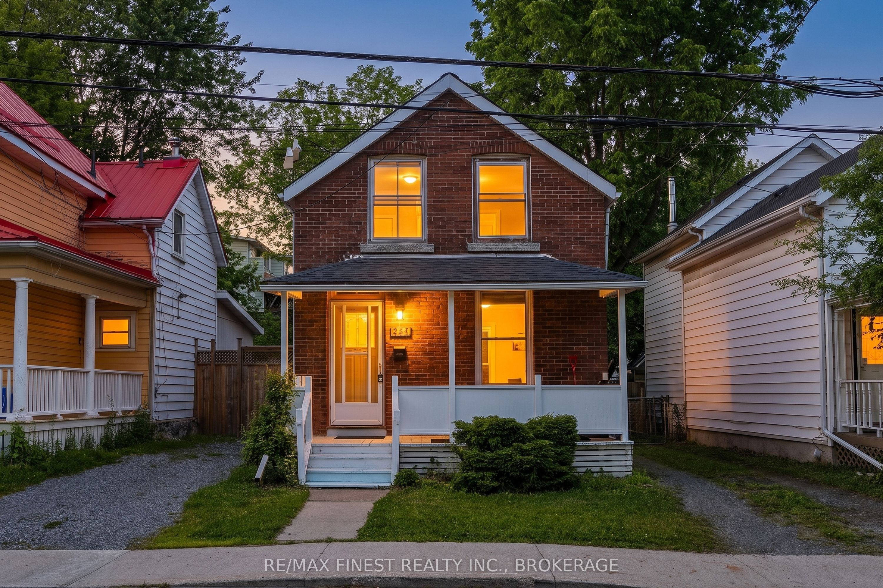 445 Albert Street Property Photo 1