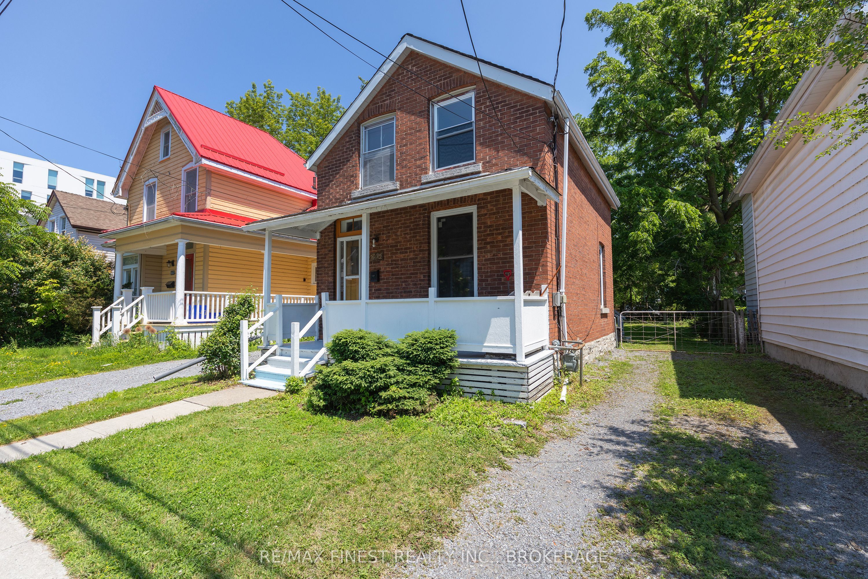 445 Albert Street Property Photo 3