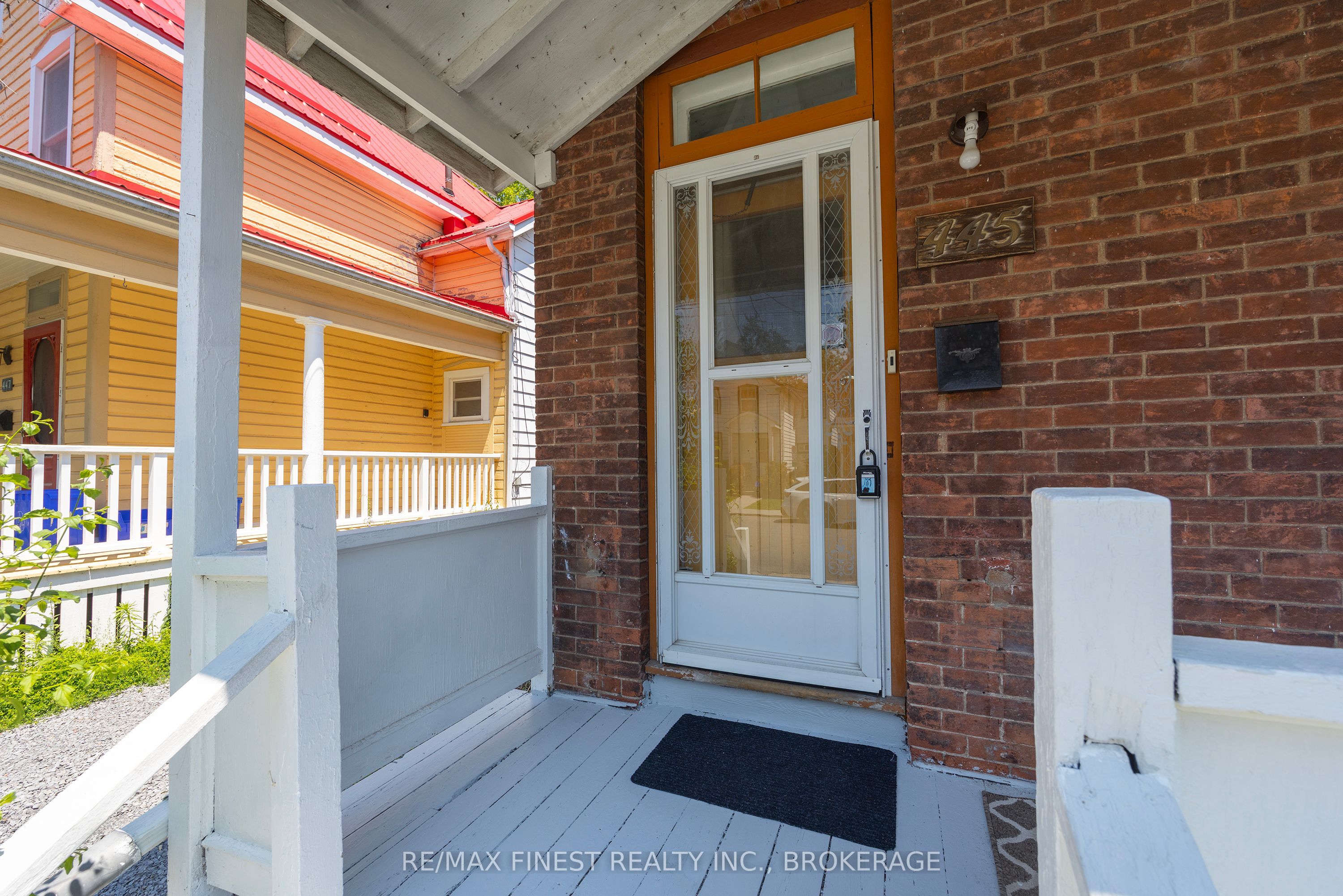 445 Albert Street Property Photo 4