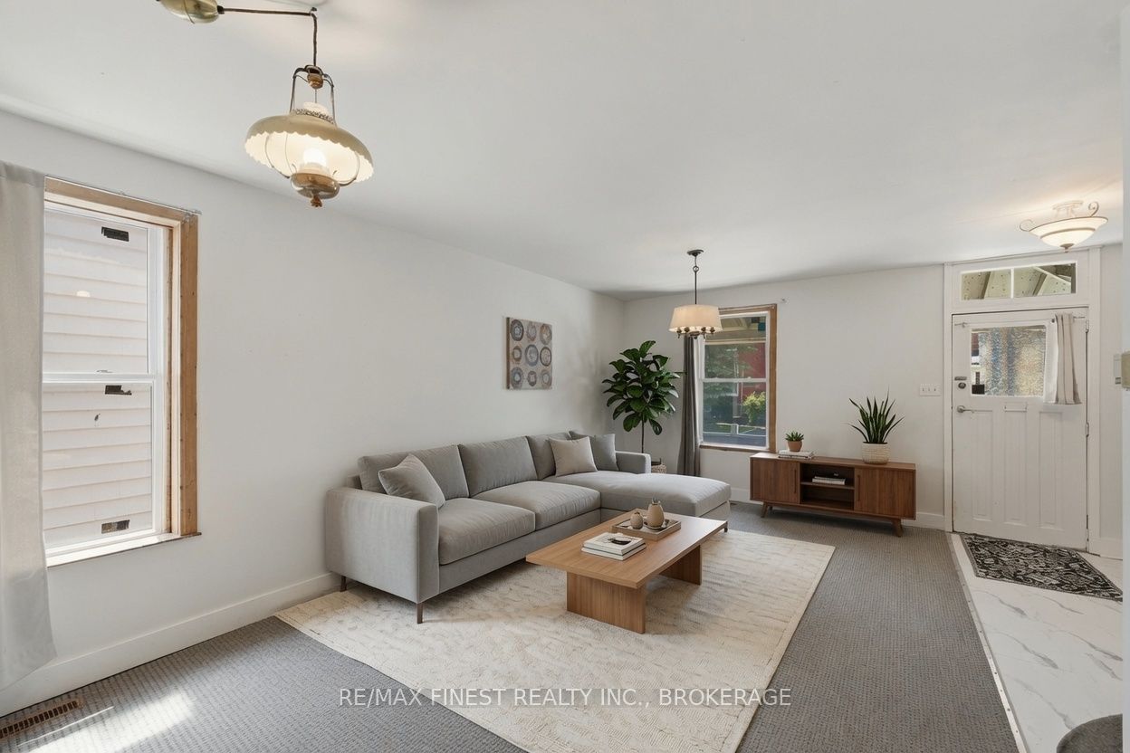445 Albert Street Property Photo 13