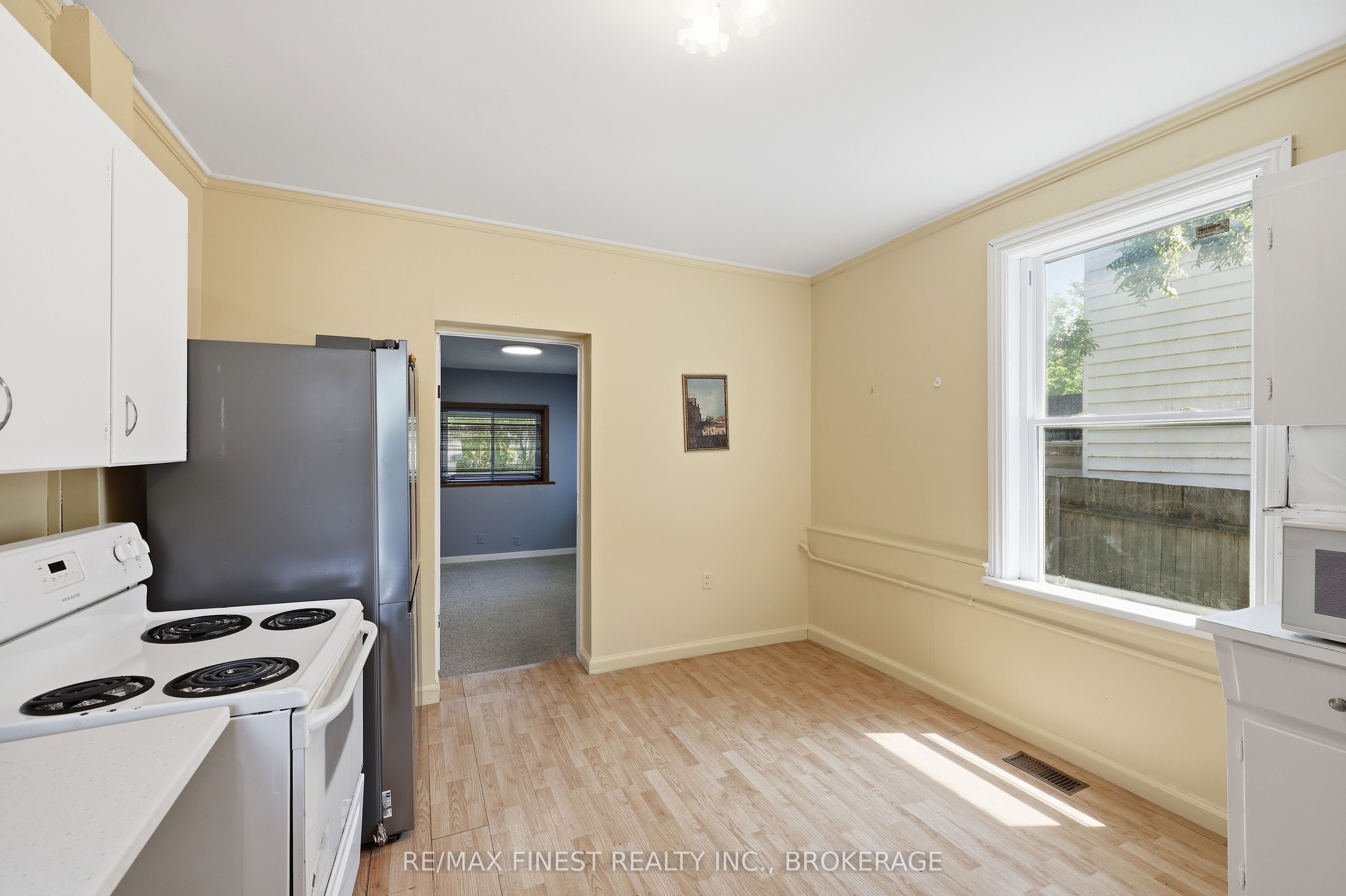 445 Albert Street Property Photo 18