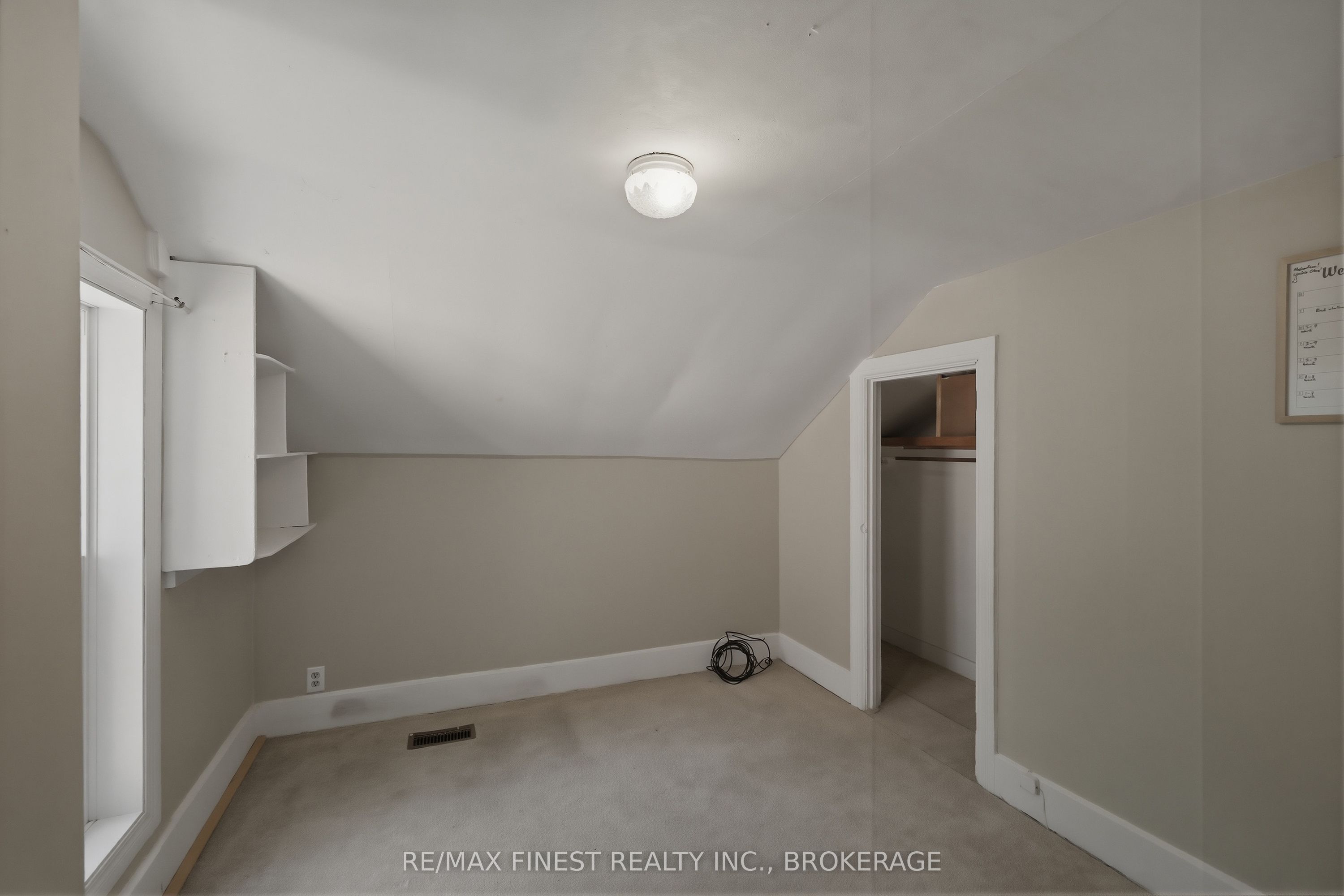 445 Albert Street Property Photo 23