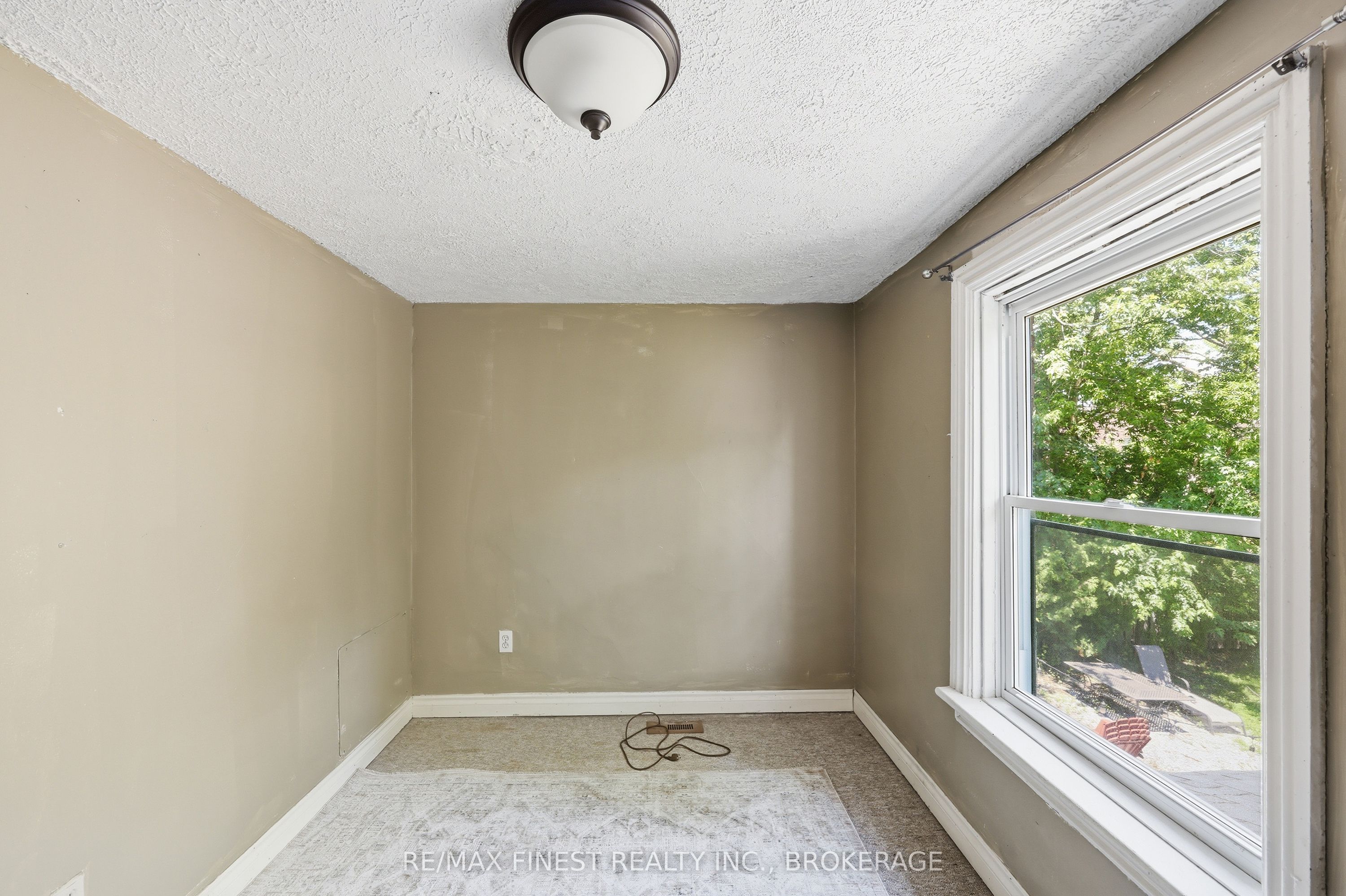 445 Albert Street Property Photo 29