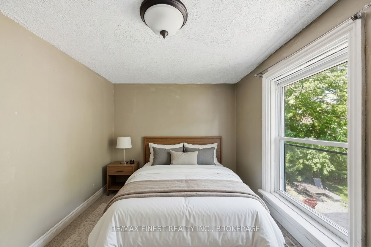 445 Albert Street Property Photo 30