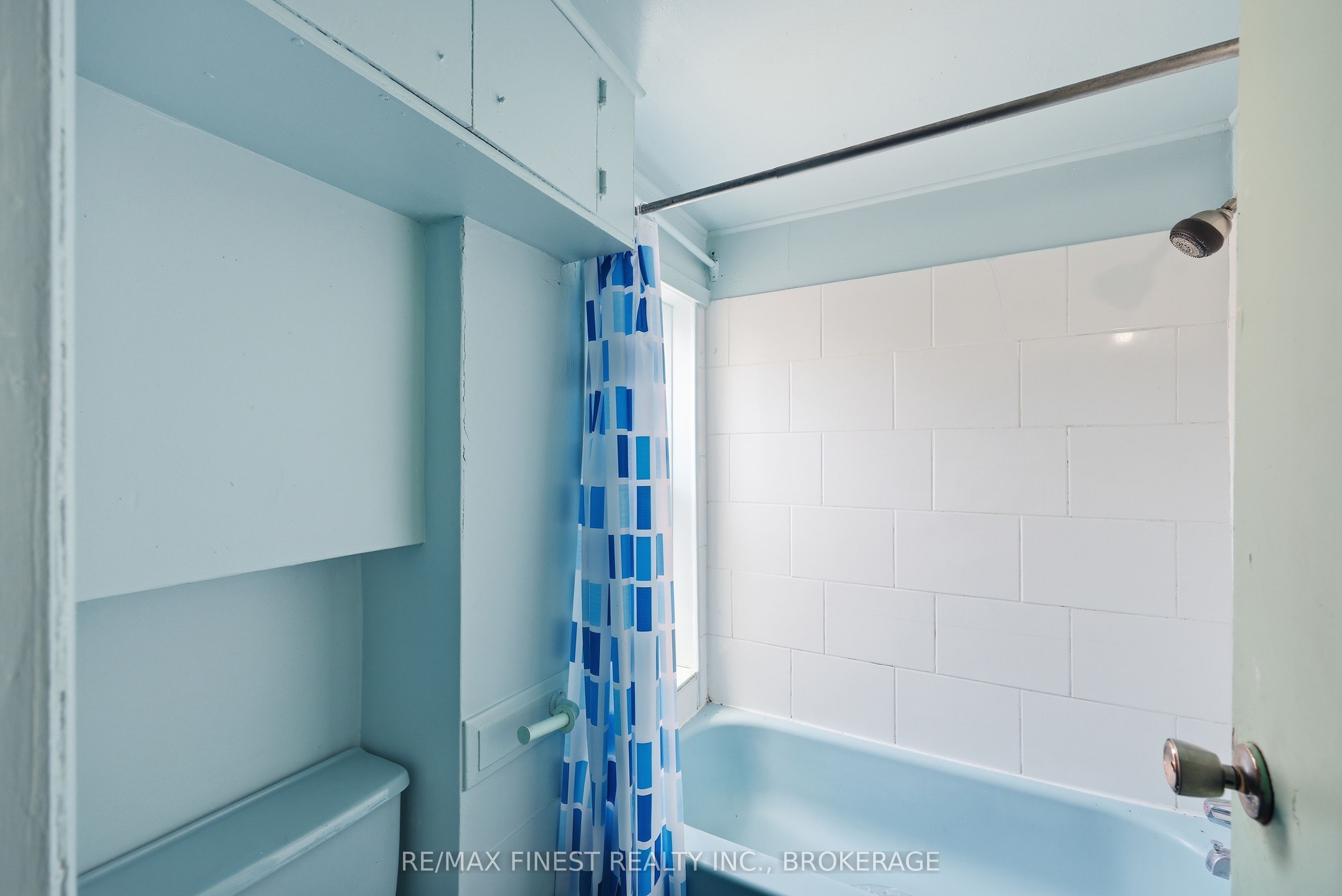 445 Albert Street Property Photo 31