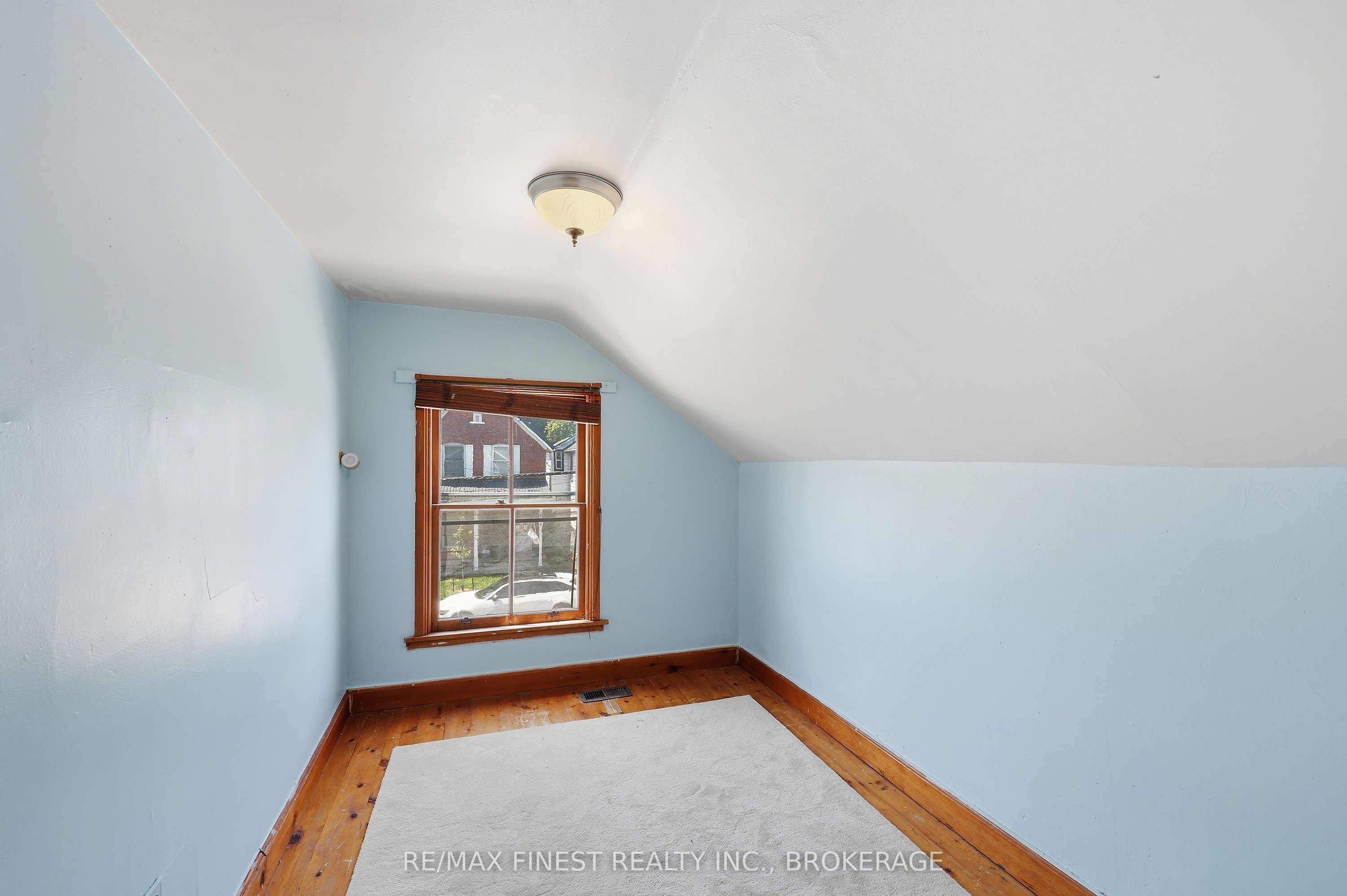 445 Albert Street Property Photo 32