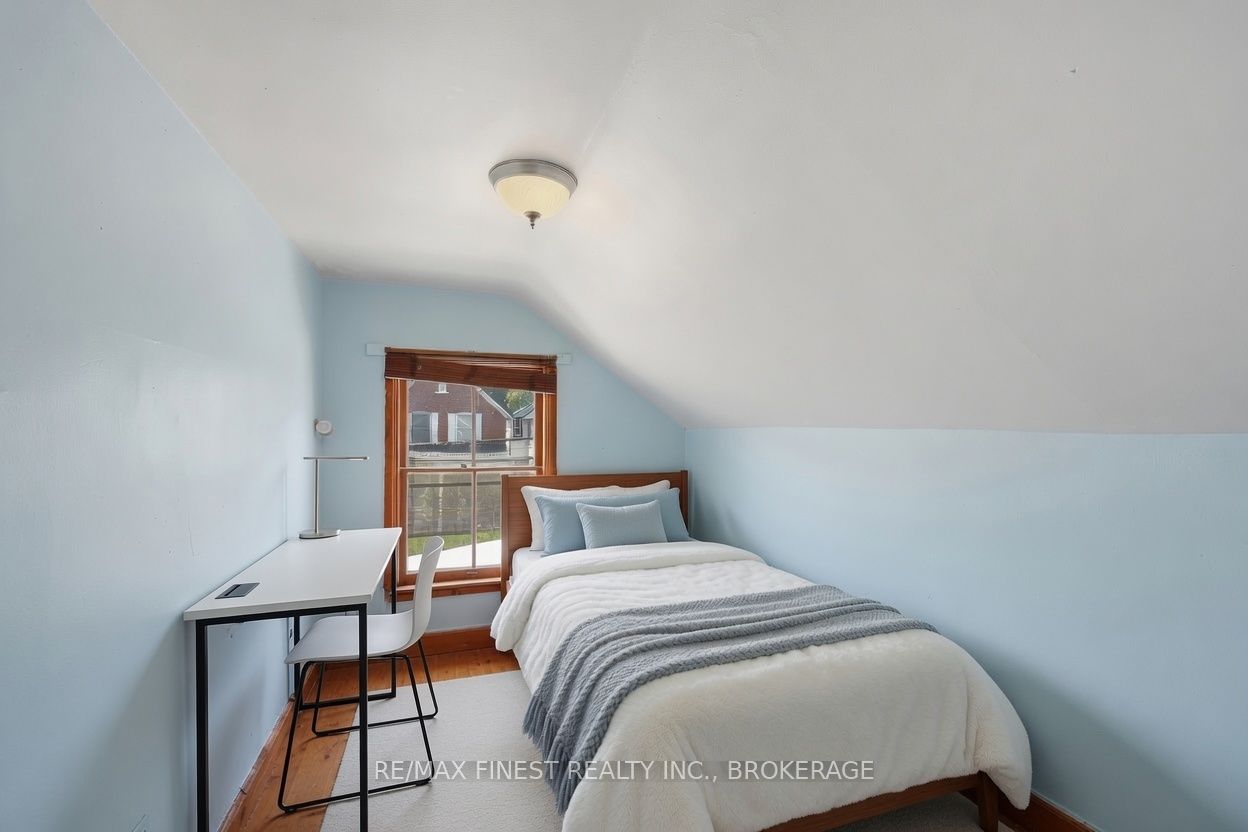 445 Albert Street Property Photo 33