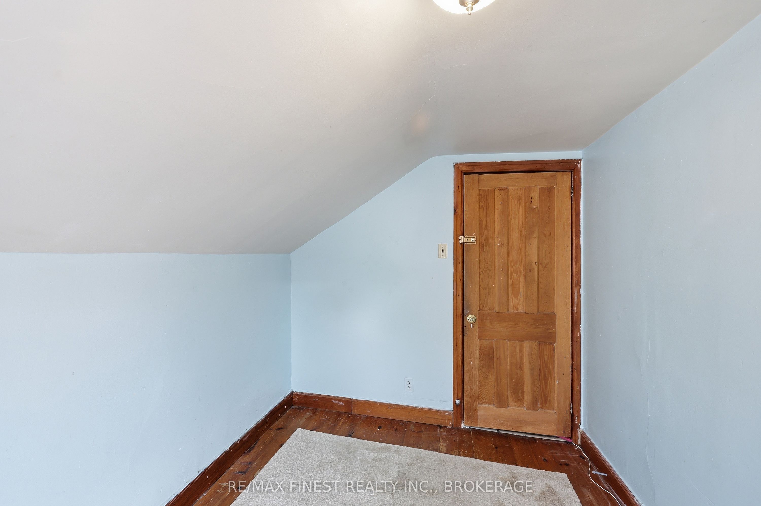 445 Albert Street Property Photo 34