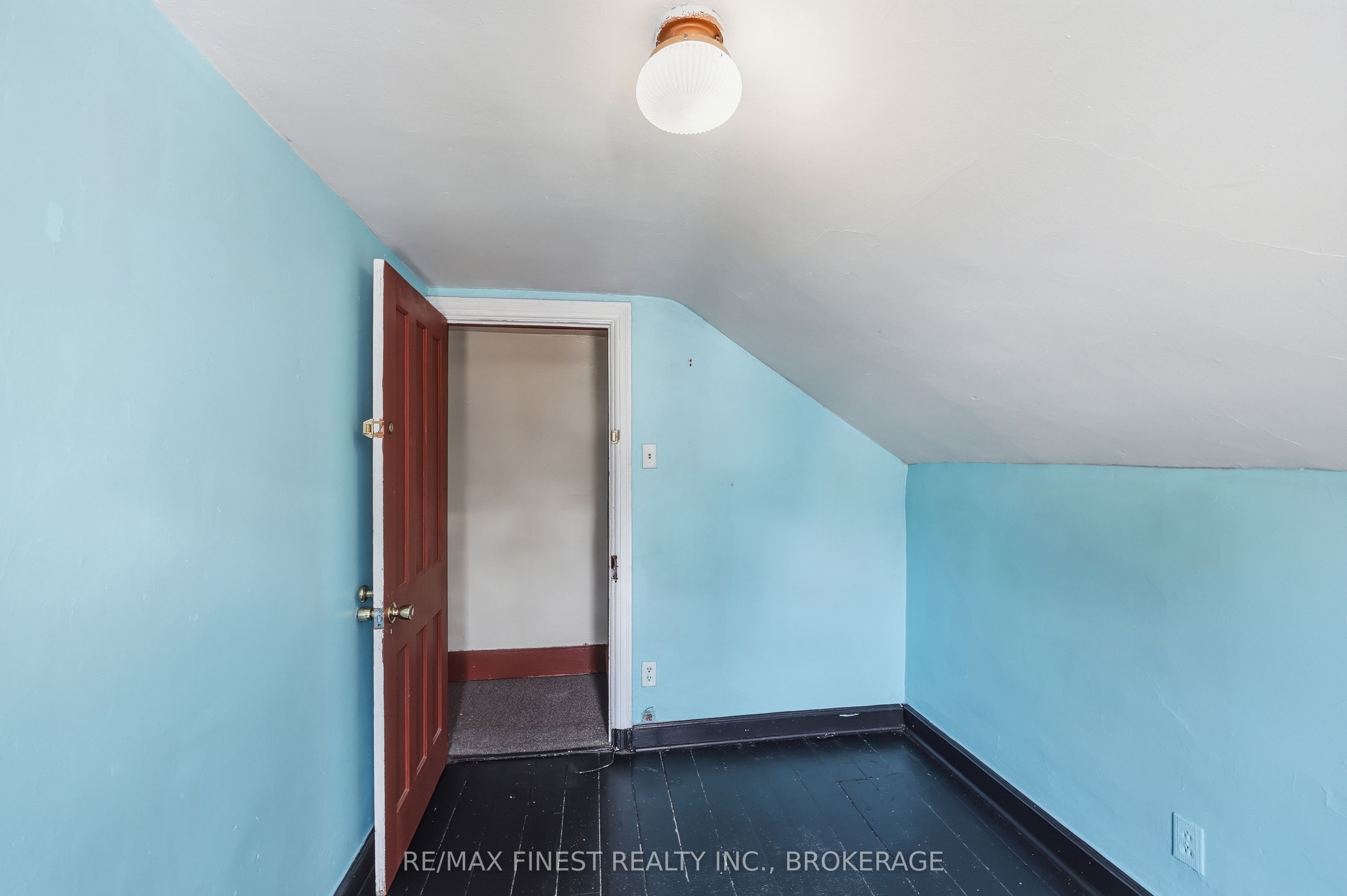 445 Albert Street Property Photo 37