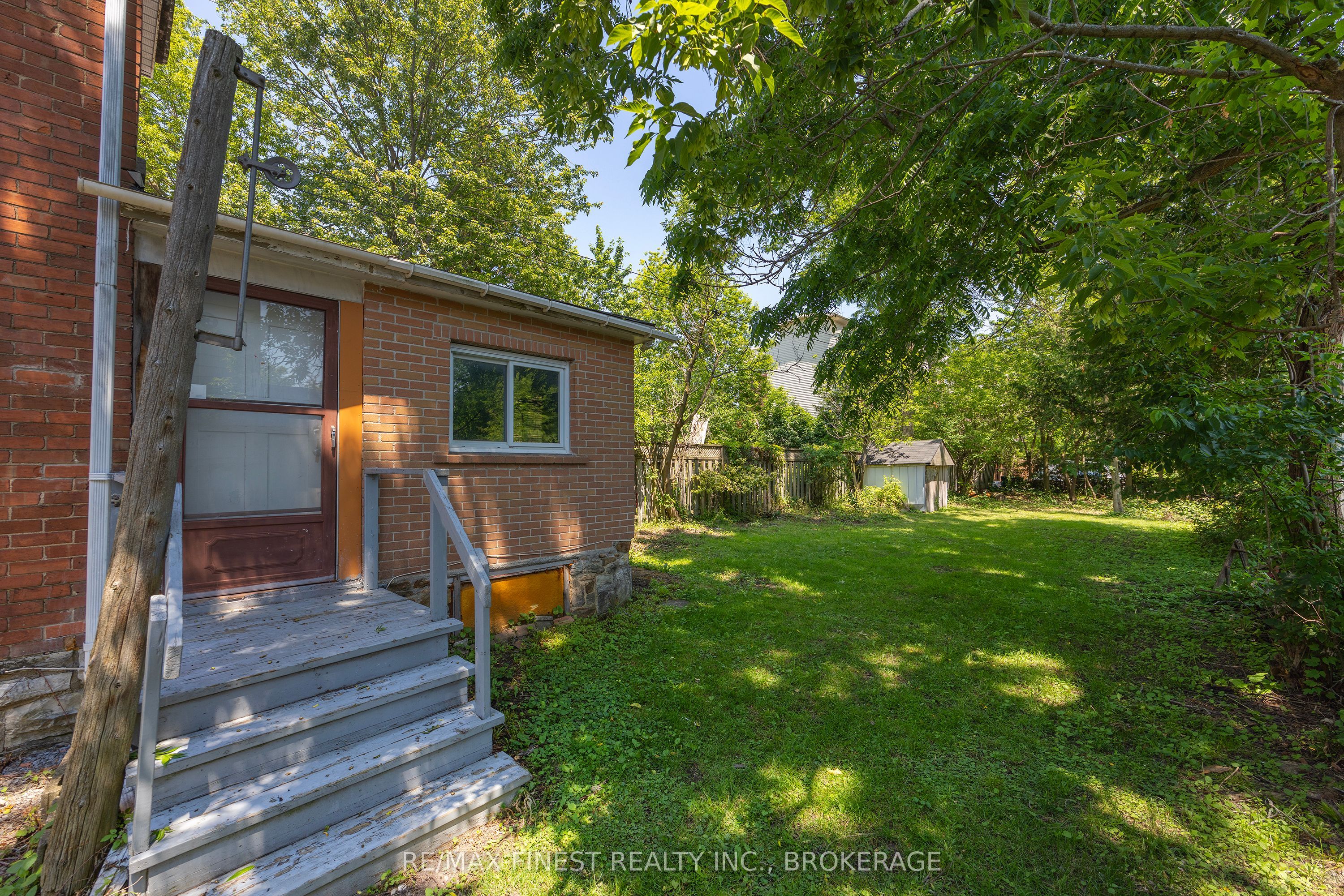 445 Albert Street Property Photo 41