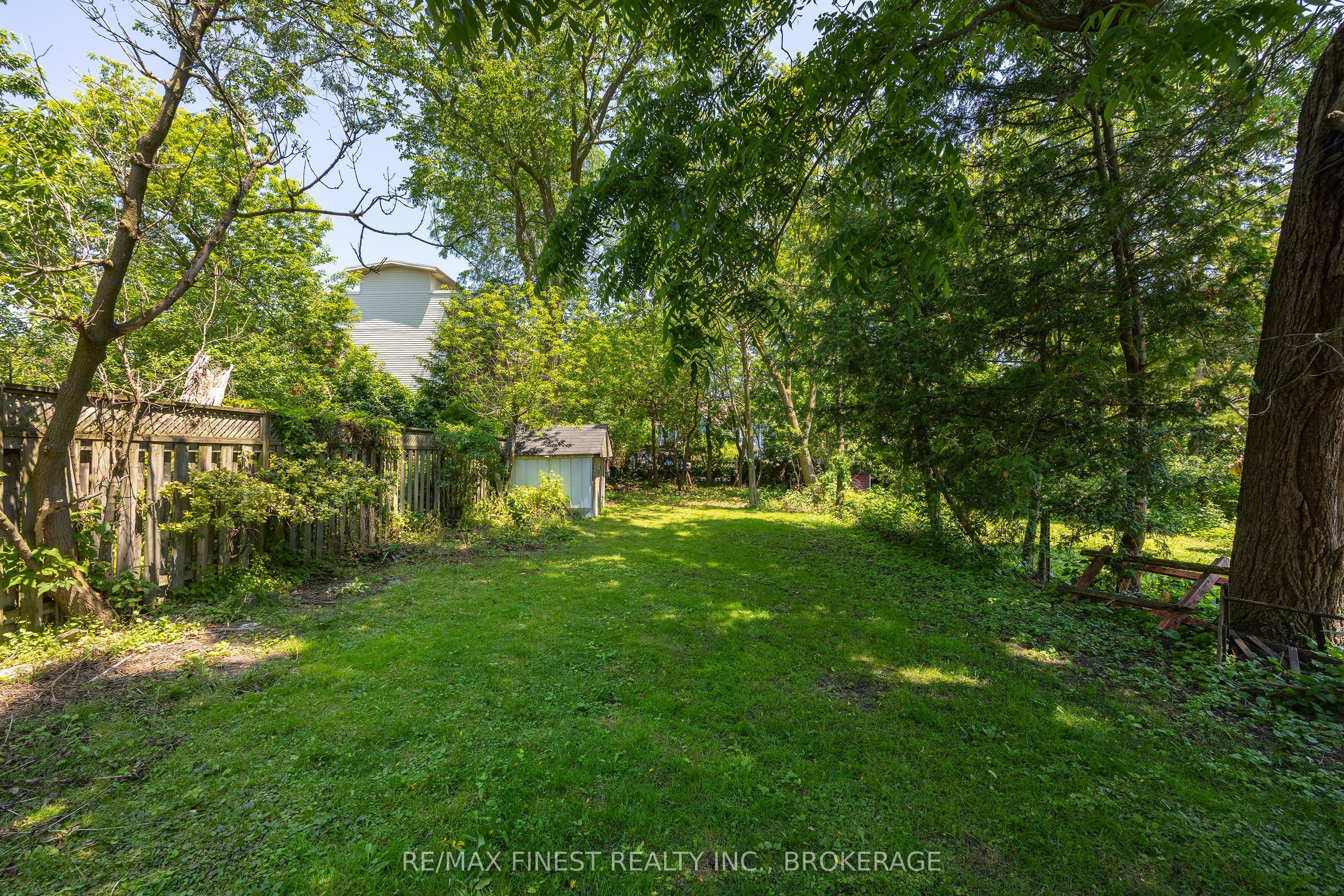 445 Albert Street Property Photo 43