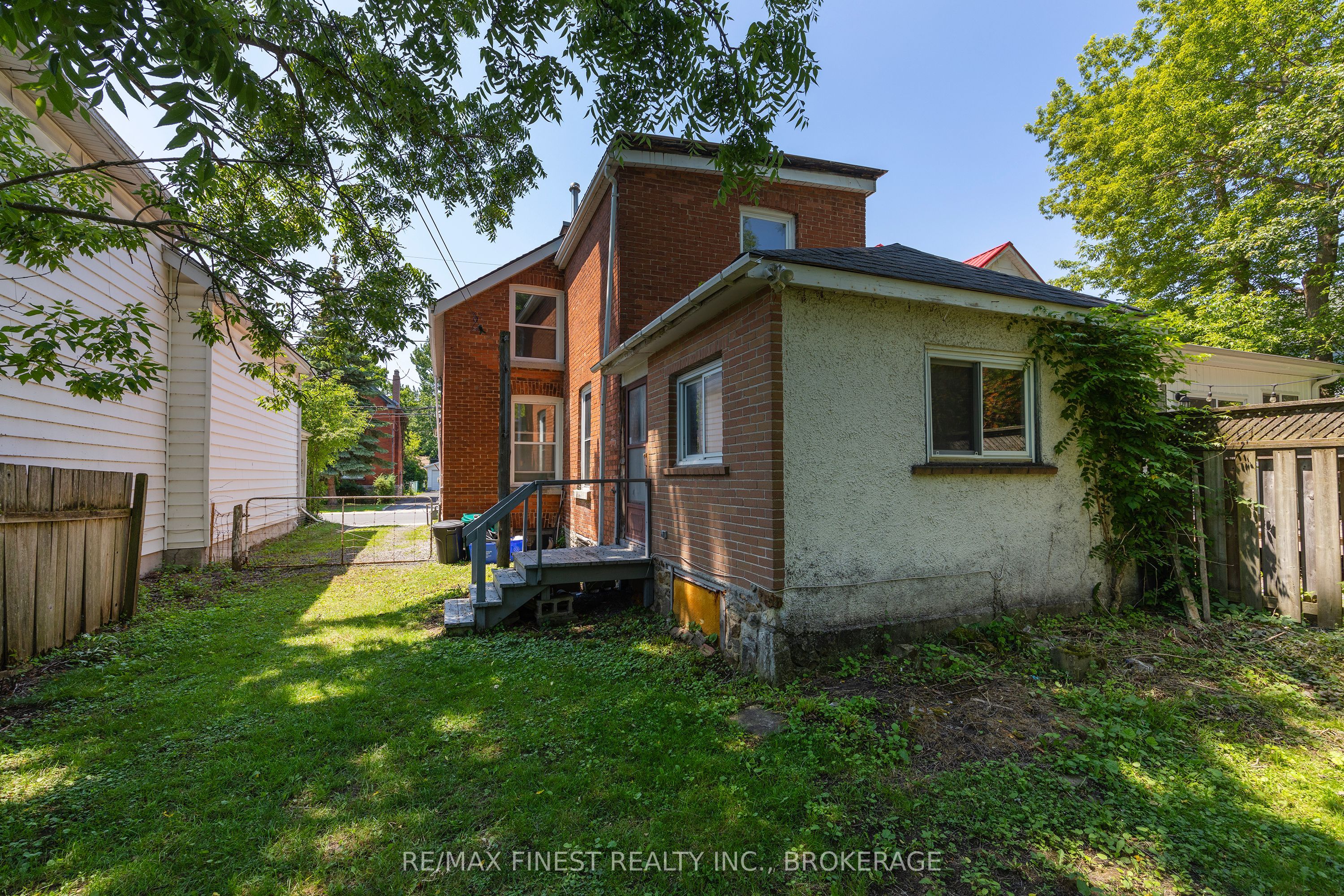 445 Albert Street Property Photo 46