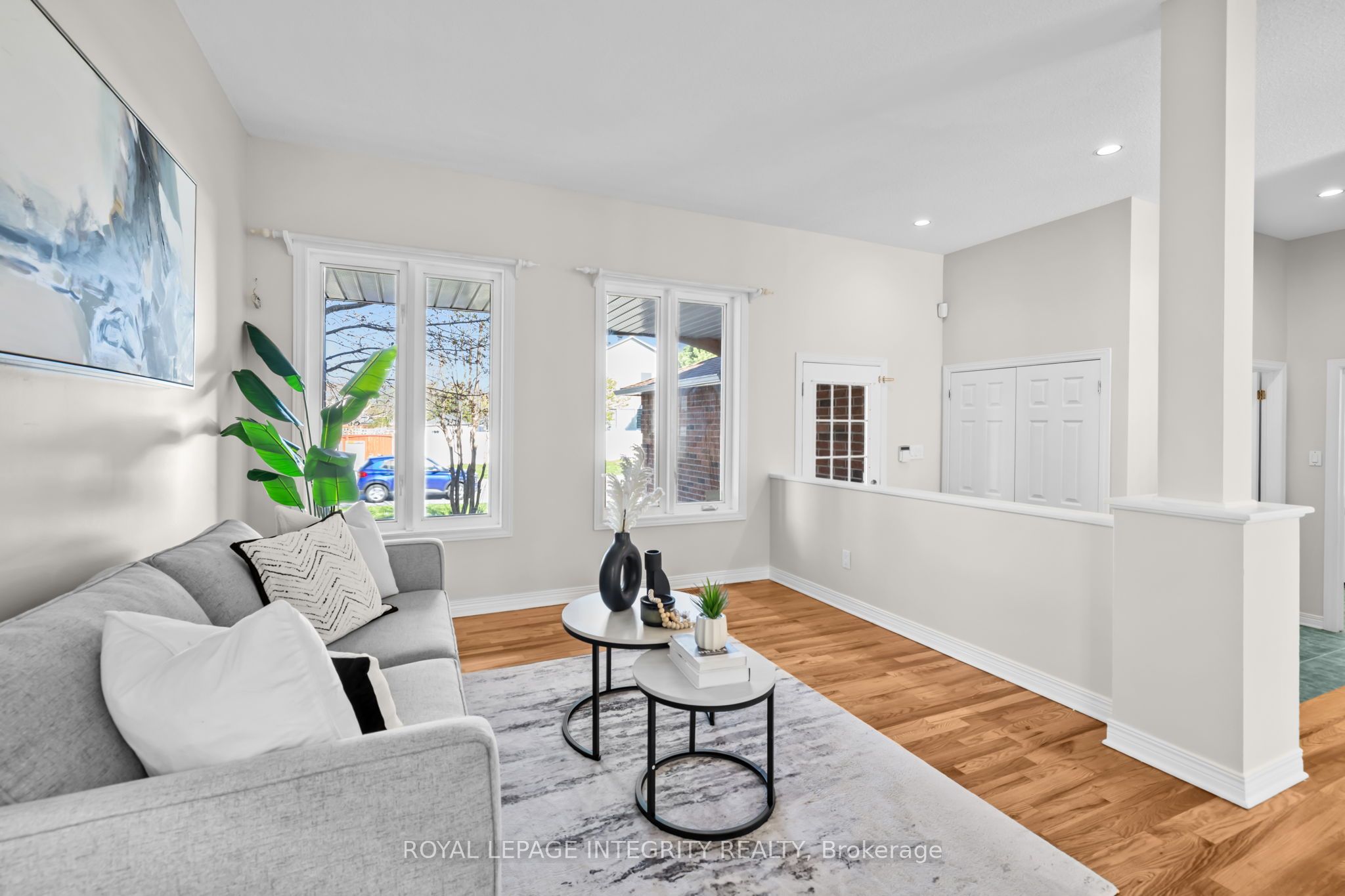 4 Tamarack Place N Property Photo 3