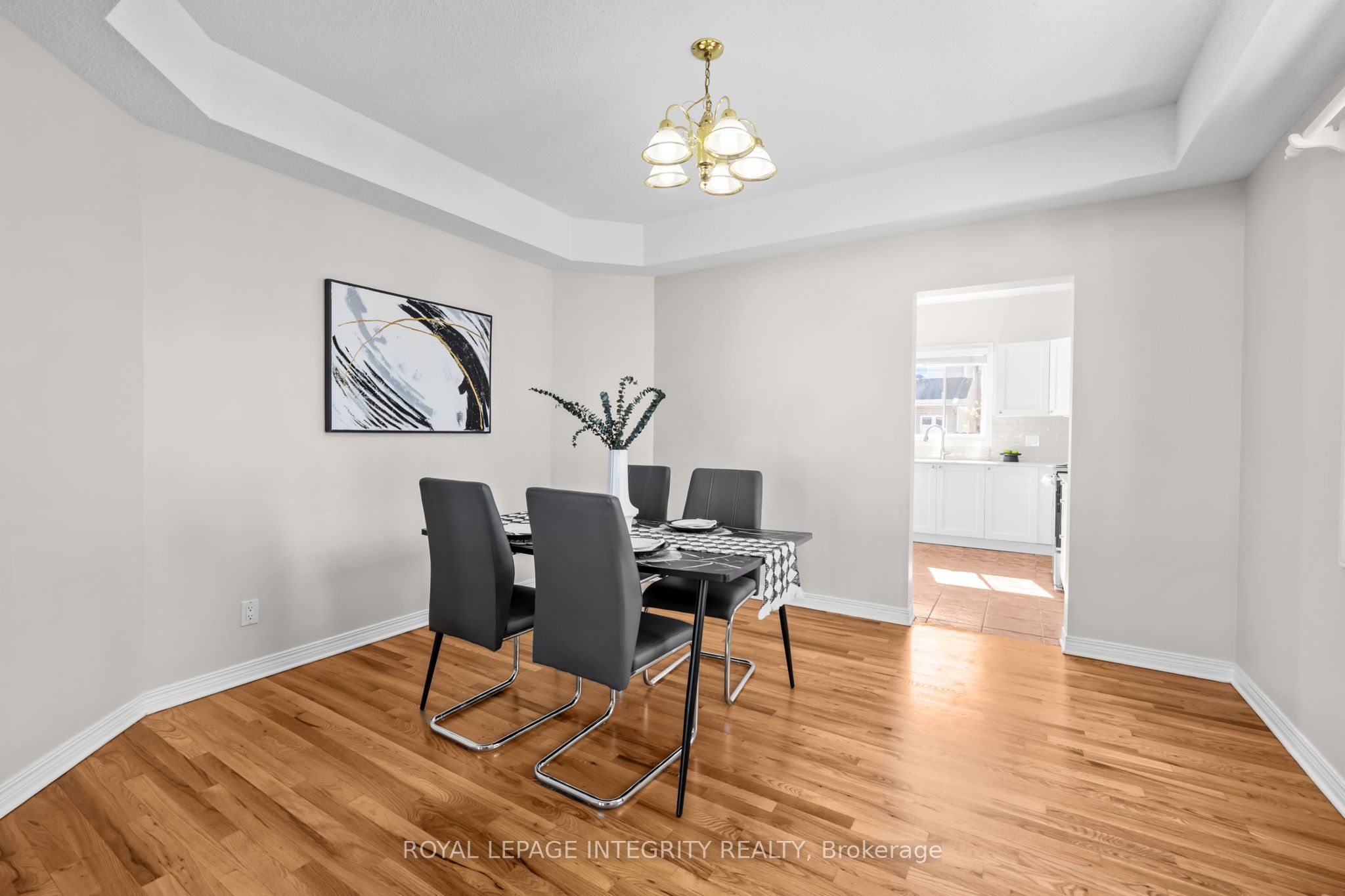 4 Tamarack Place N Property Photo 5