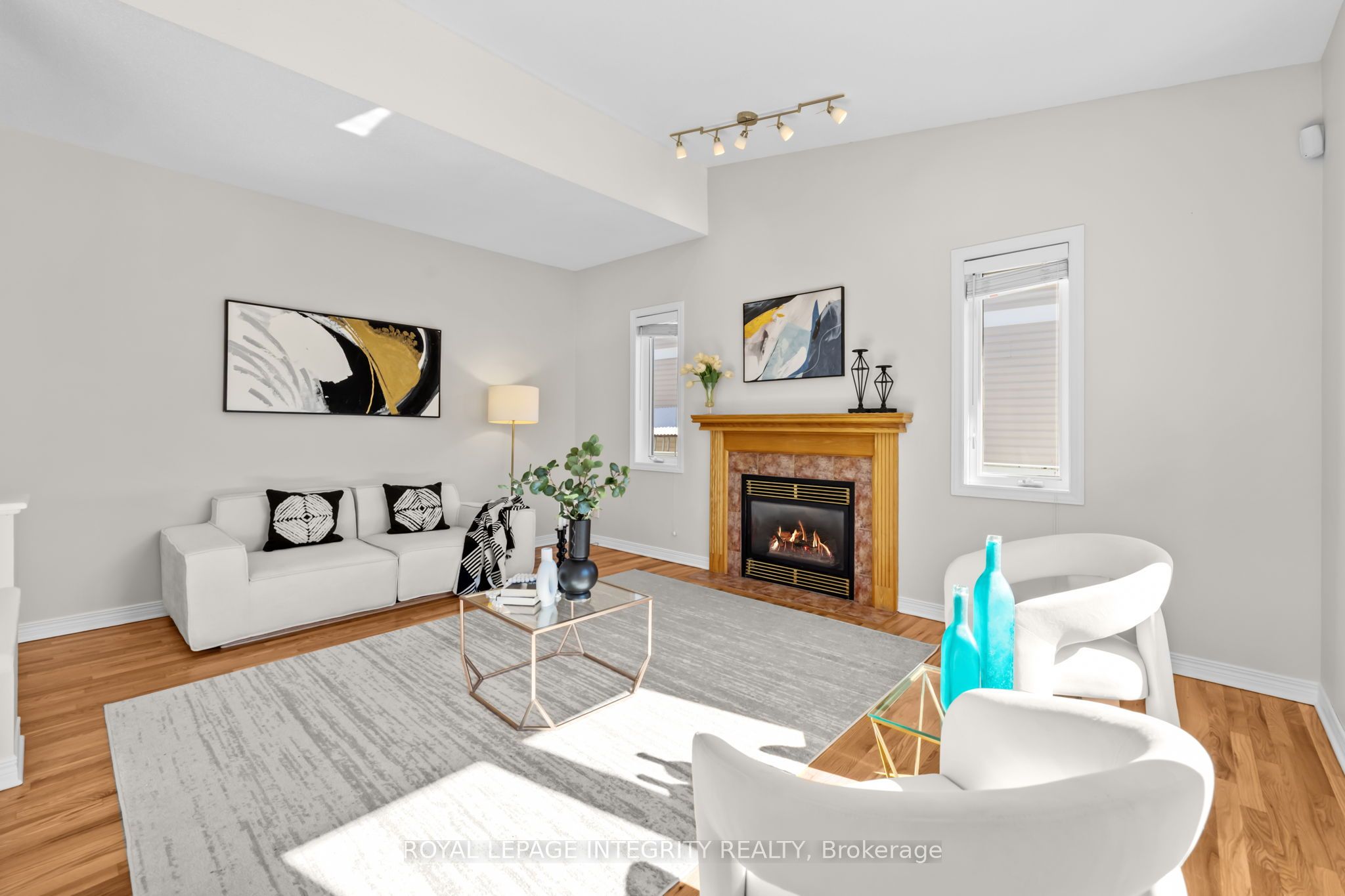4 Tamarack Place N Property Photo 9
