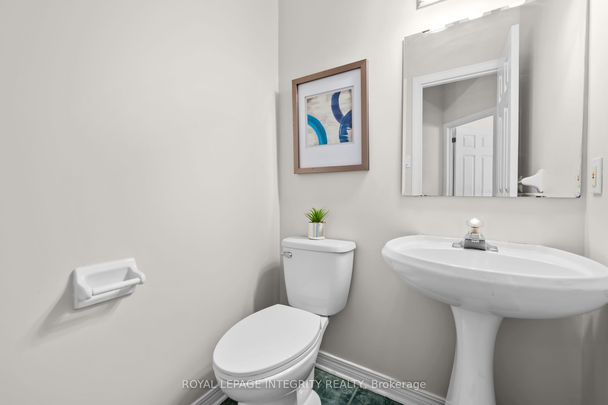 4 Tamarack Place N Property Photo 16