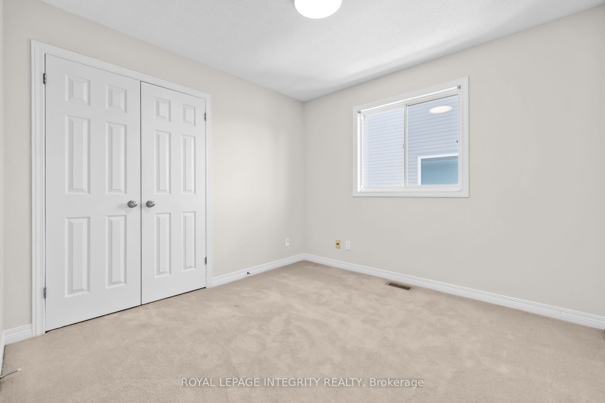 4 Tamarack Place N Property Photo 19