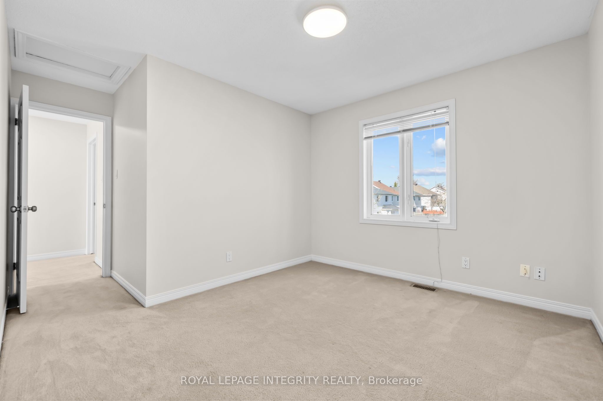 4 Tamarack Place N Property Photo 23