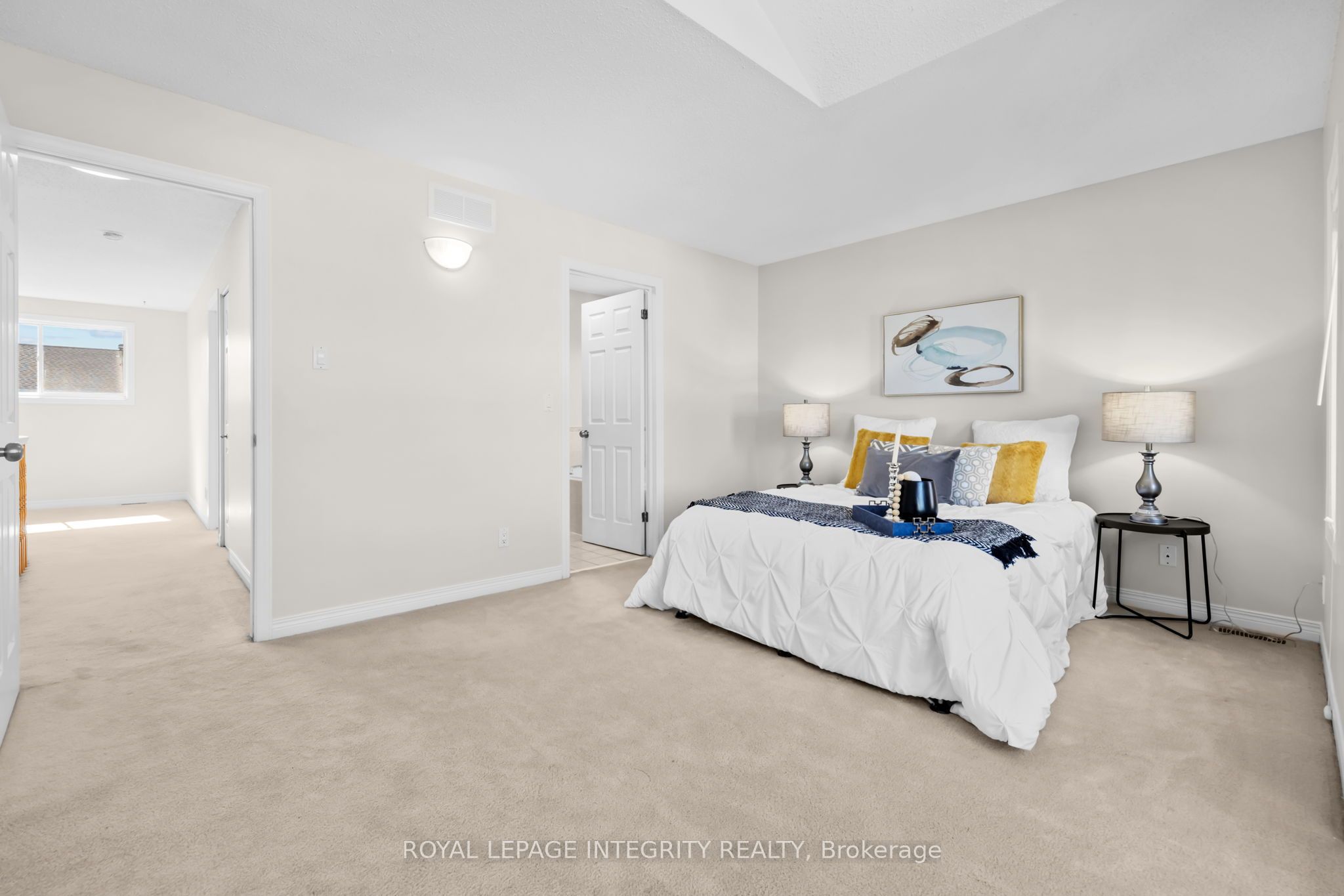 4 Tamarack Place N Property Photo 25