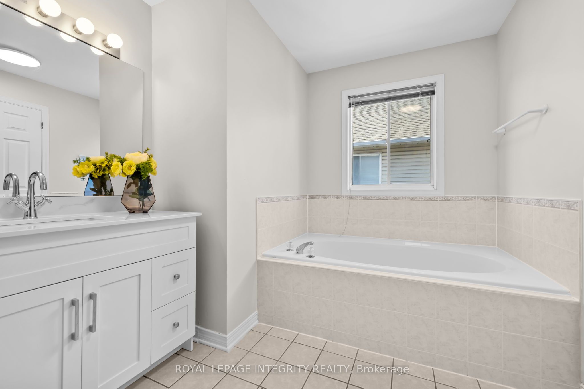 4 Tamarack Place N Property Photo 28